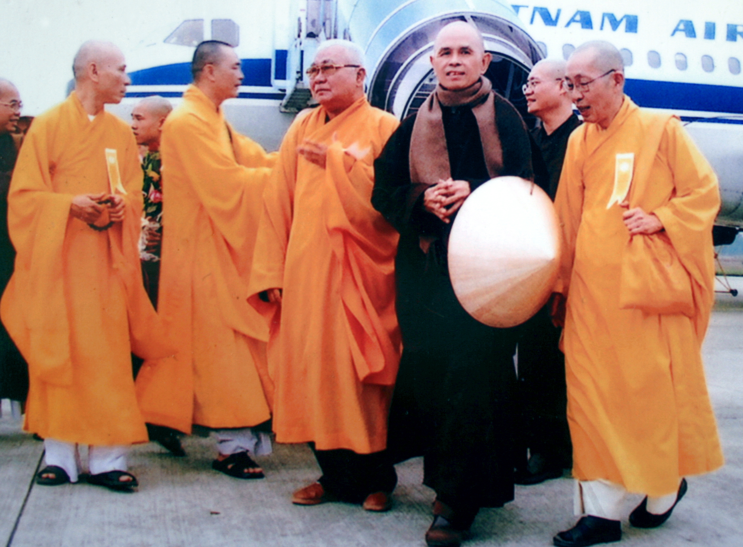 ติช นัท ฮันห์ ระหว่างการเดินทางเยือนเวียดนามในปี พ.ศ. 2550