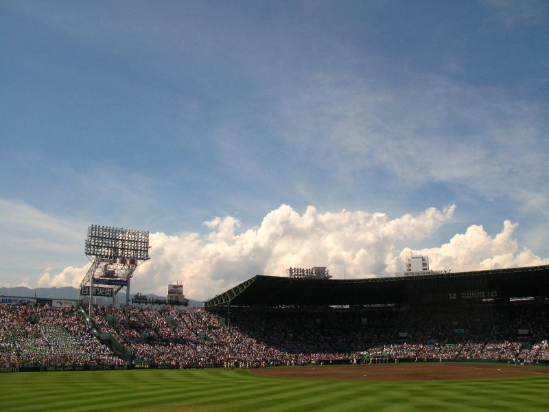 Stadium Hanshin Koshien, tempat Yamamoto mencatatkan cycle hit pada tahun 1983.