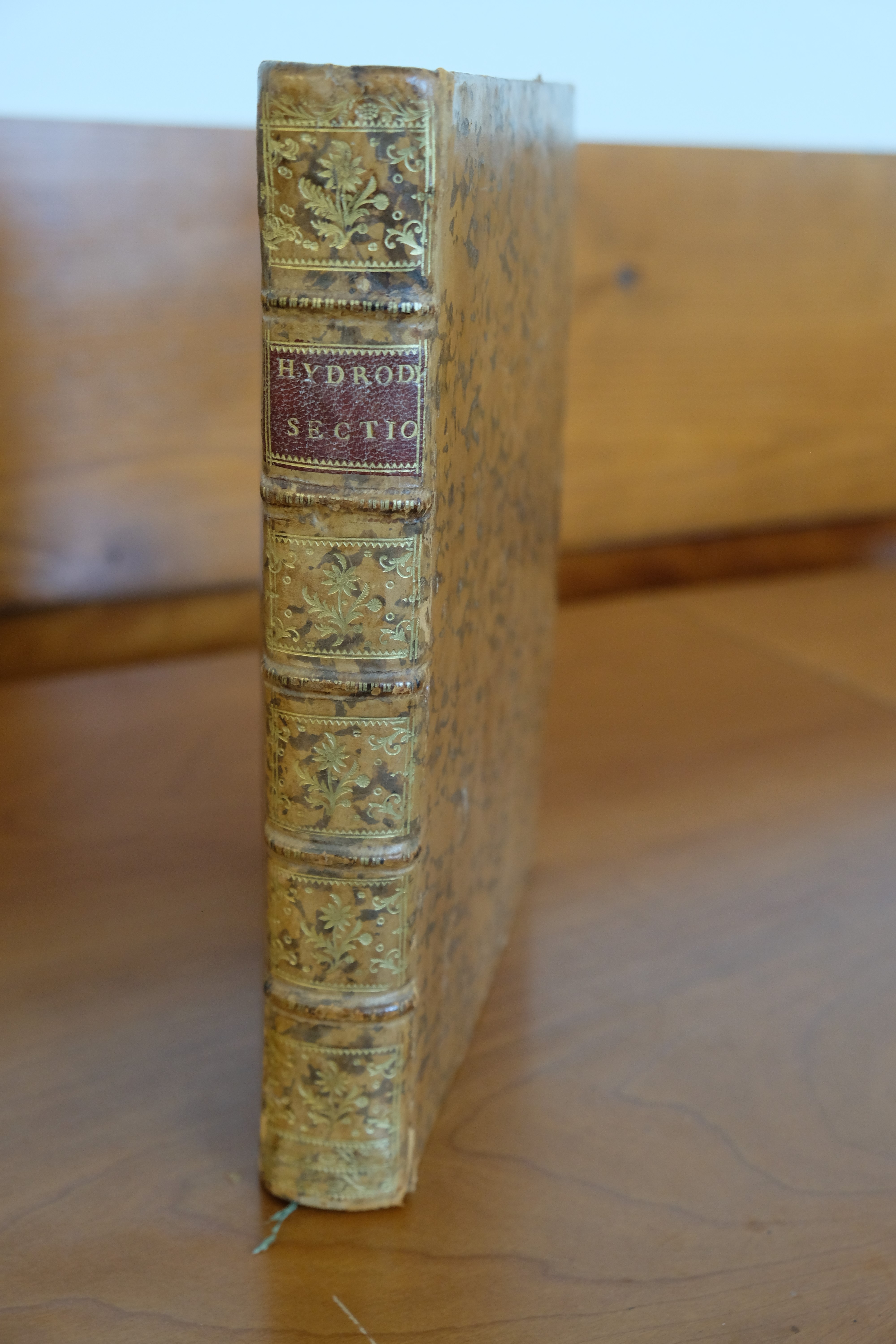 《유체역학》의 외측 등표지