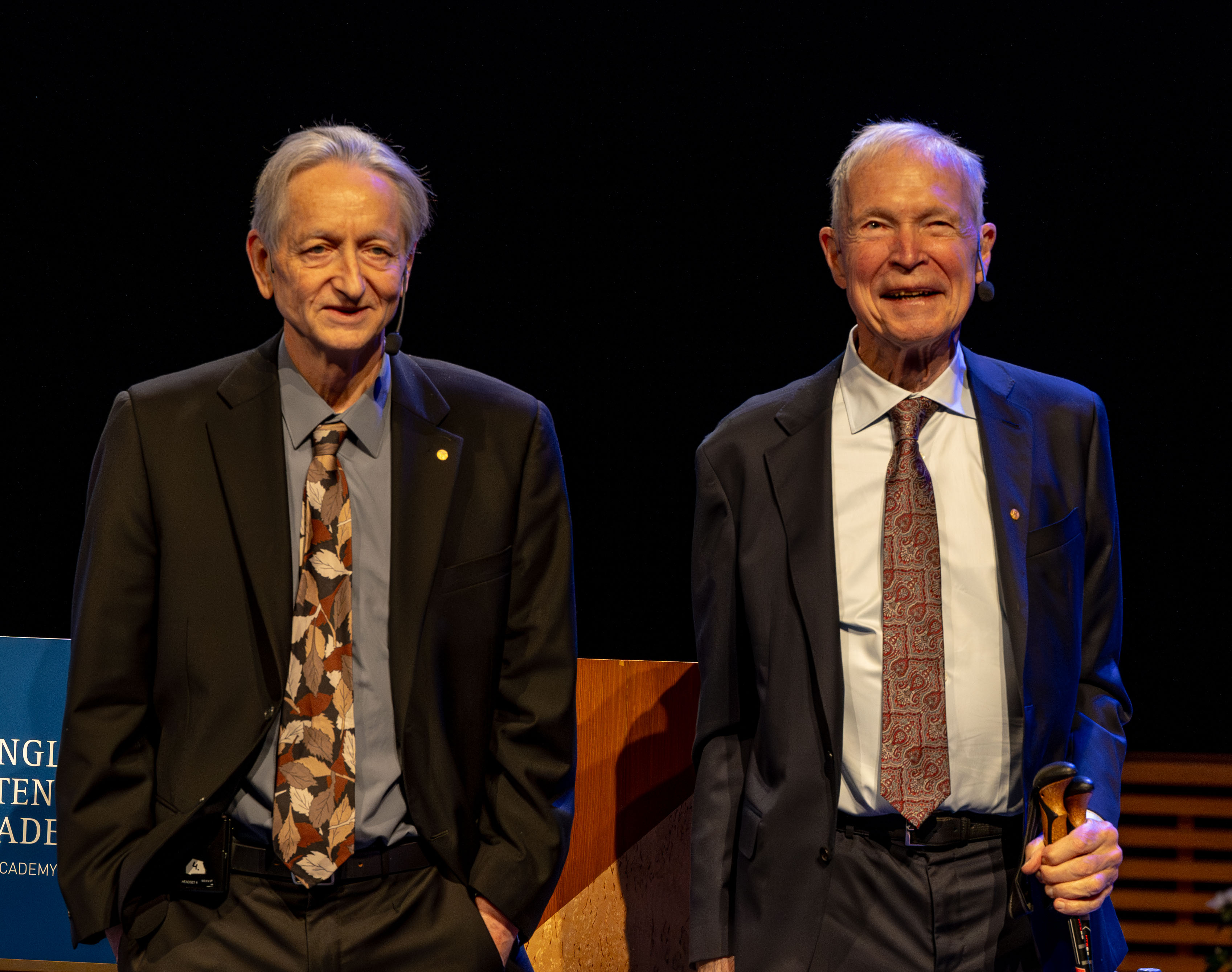 2024년 노벨 주간의 제프리 E. 힌턴(왼쪽)과 홉필드.