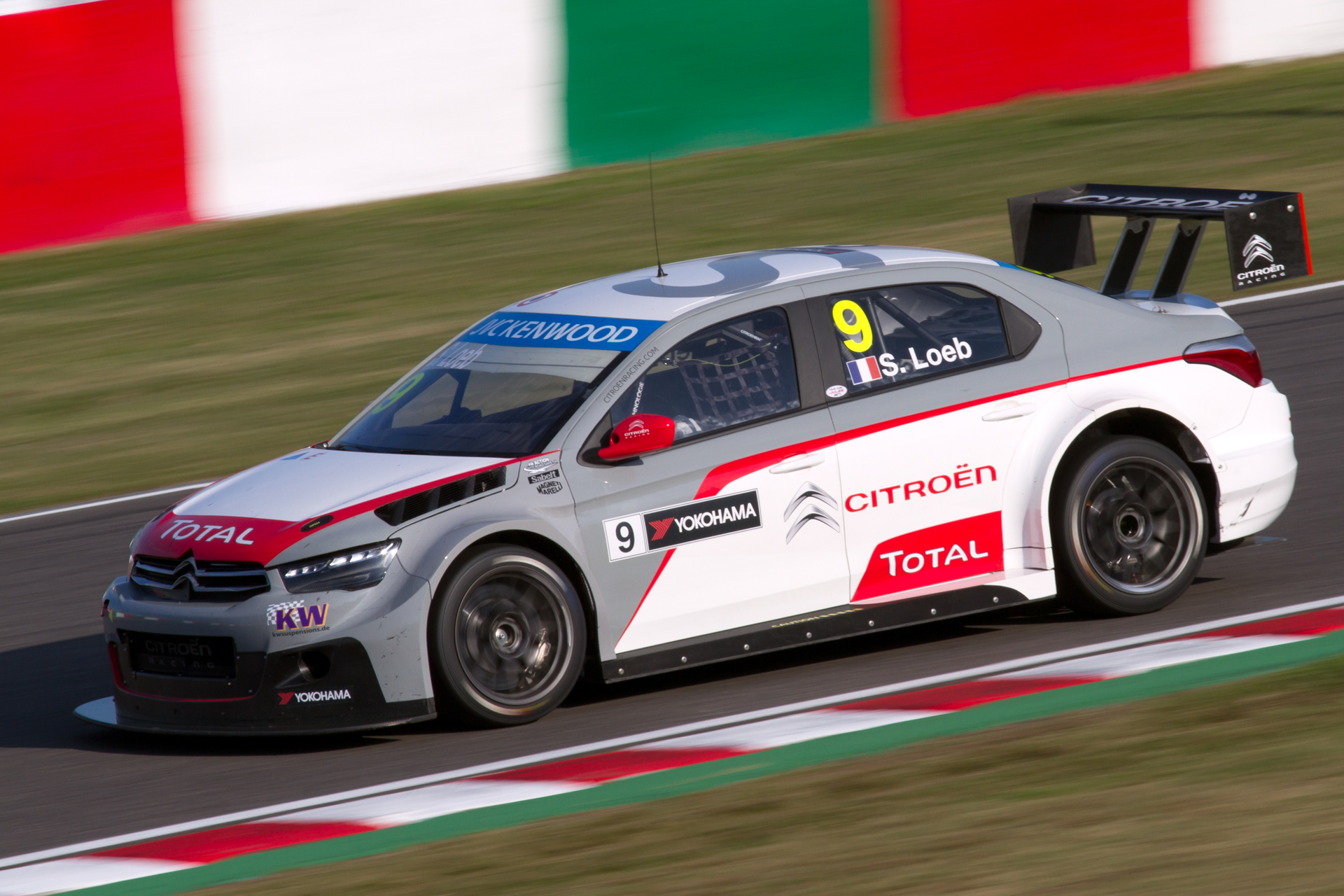 โลบขับรถซีตรอง ซี-อลิเซ่ WTCC ในการแข่งขัน WTCC รอบญี่ปุ่น ปี 2014