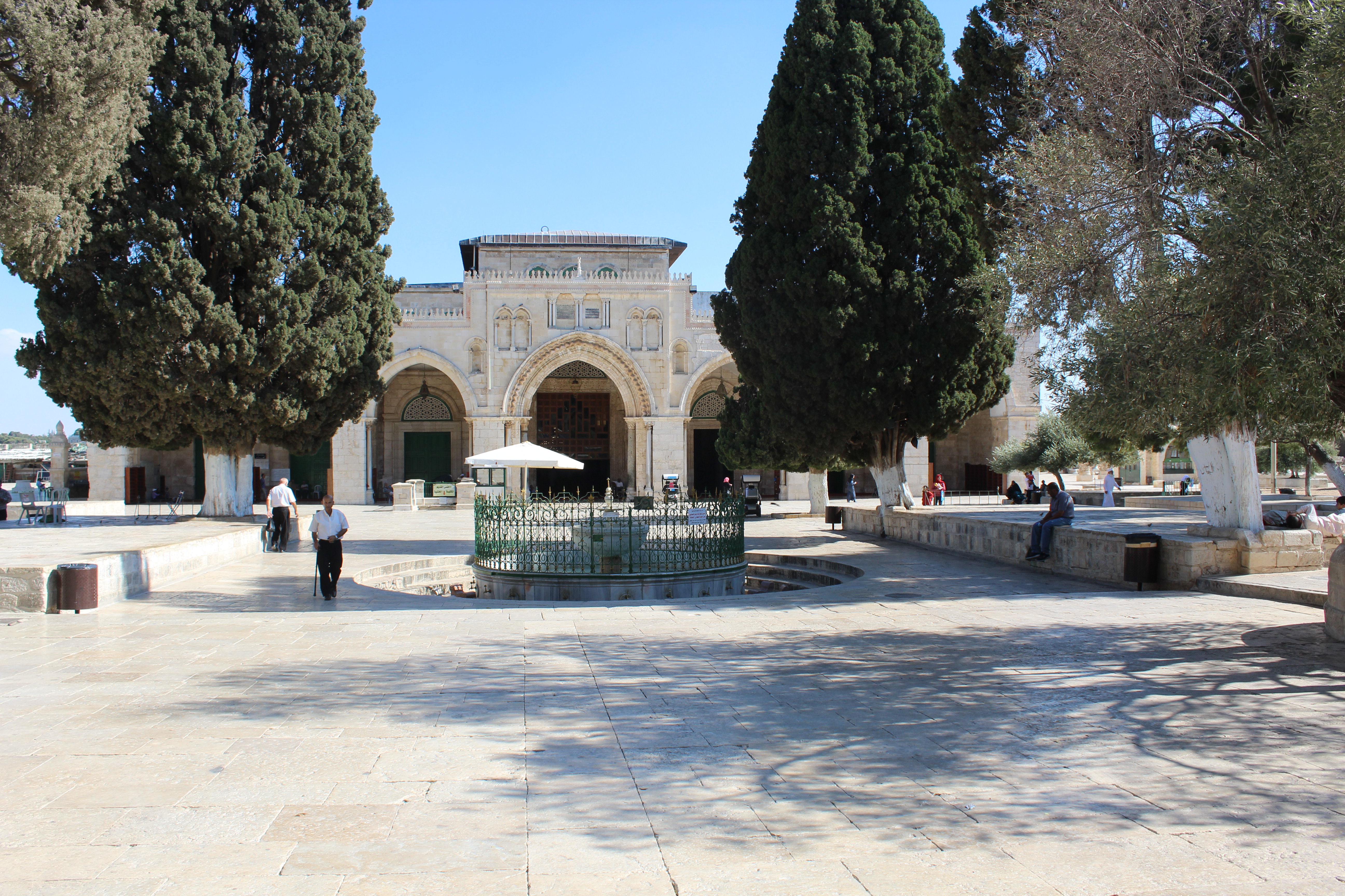 Yerusalem adalah rumah bagi Masjidilaqsa, yang merupakan situs tersuci ke-3 dalam Islam.