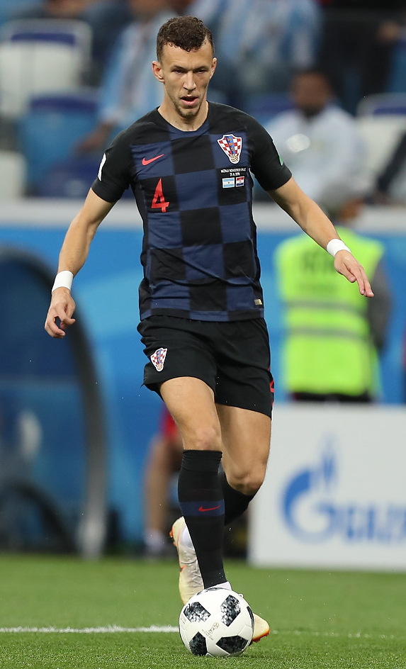 Perišić playing for Croatia in 2018