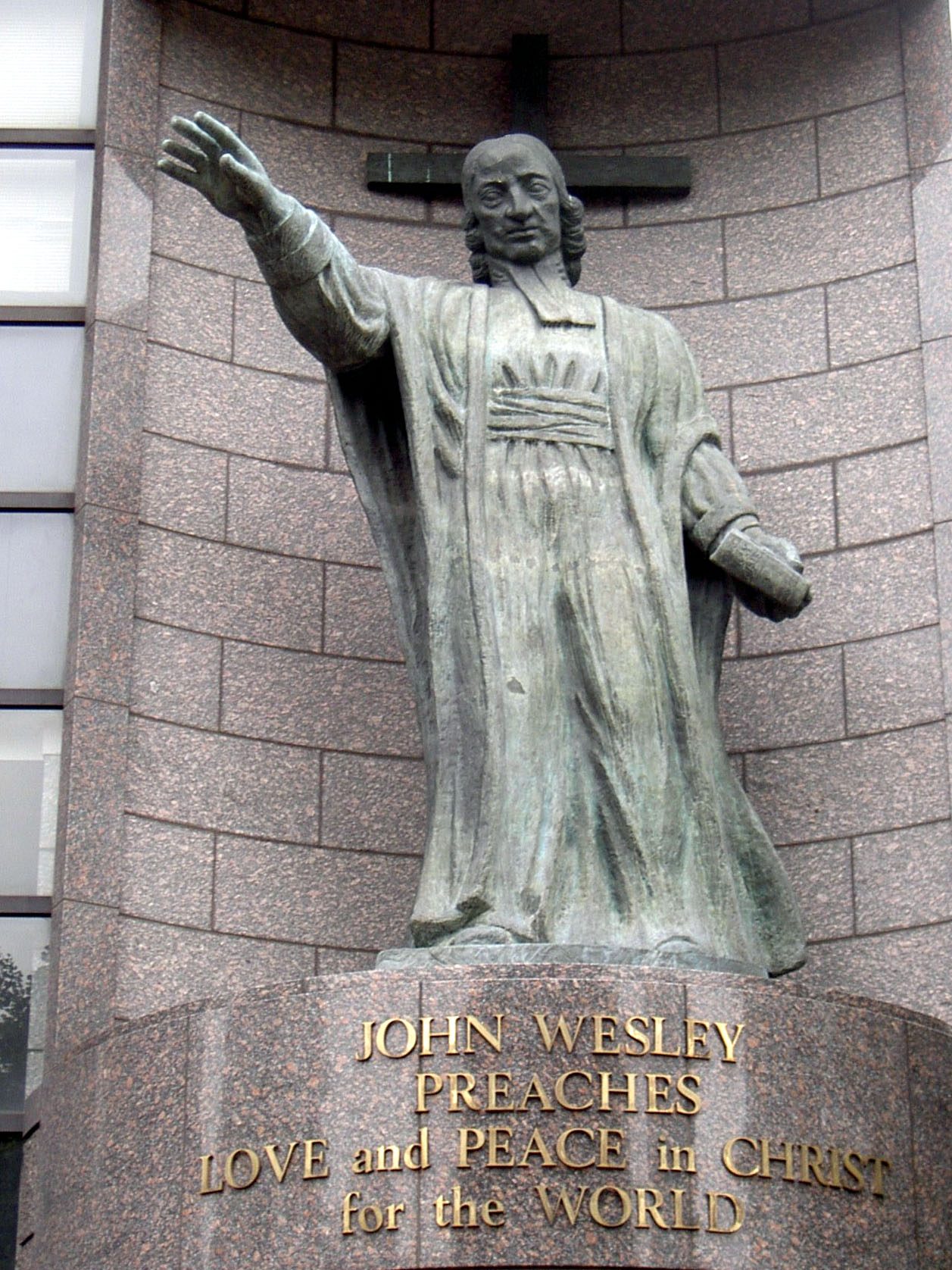 Patung John Wesley di Universitas Aoyama Gakuin, Tokyo.