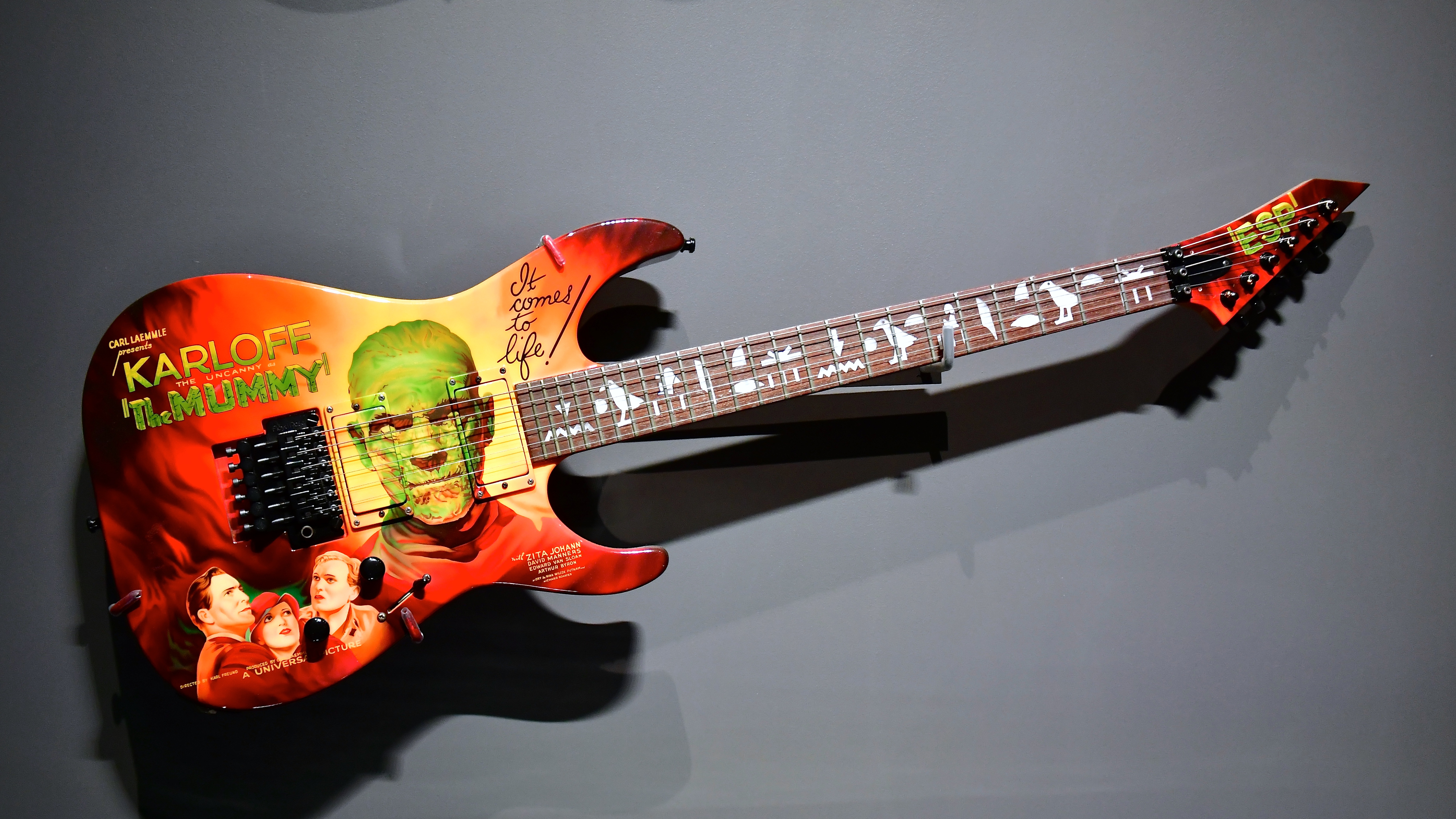Kirk Hammett's custom guitar based on the three-sheet poster for The Mummy.