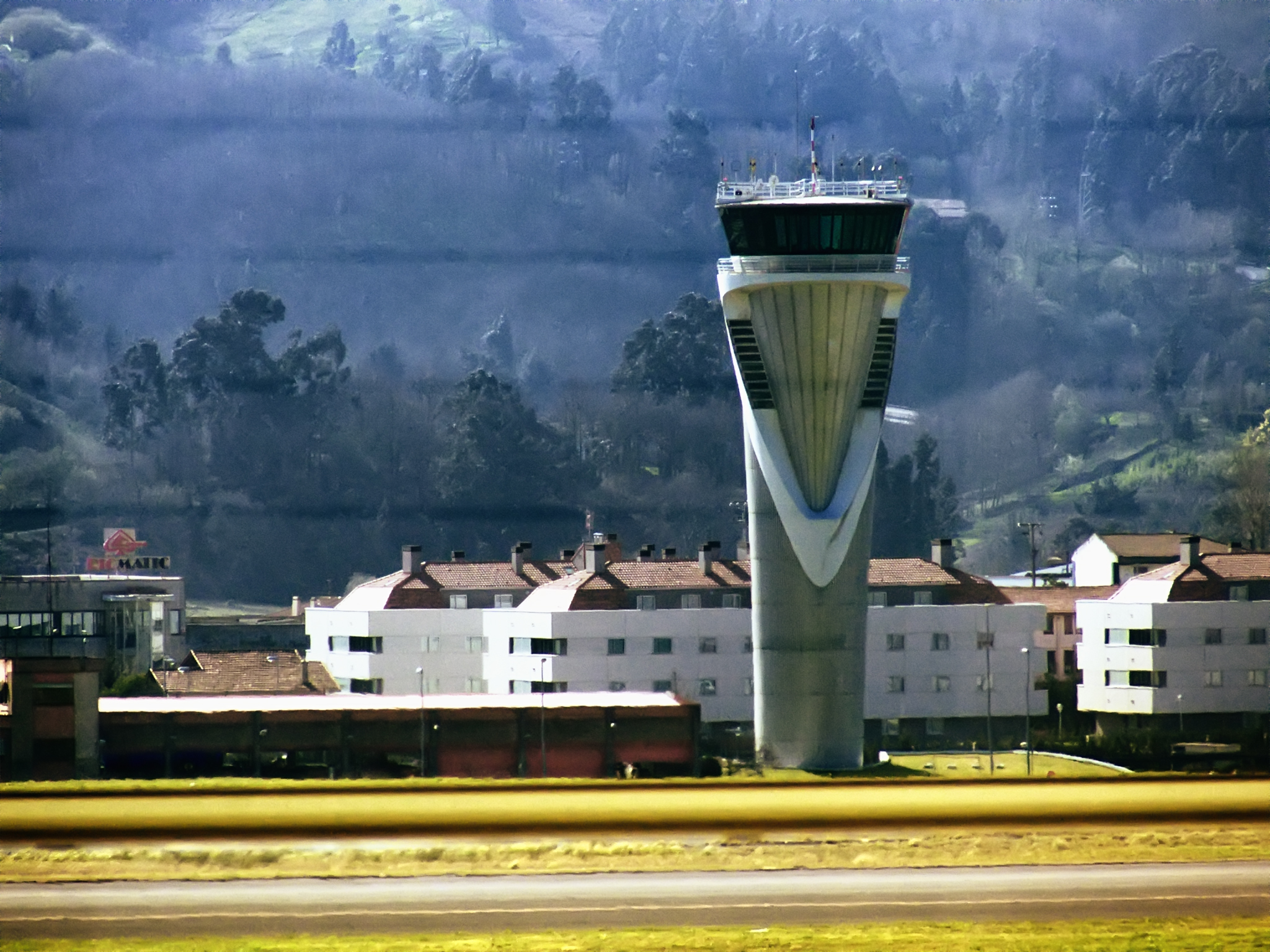 빌바오 공항 관제탑 (1990~2000)