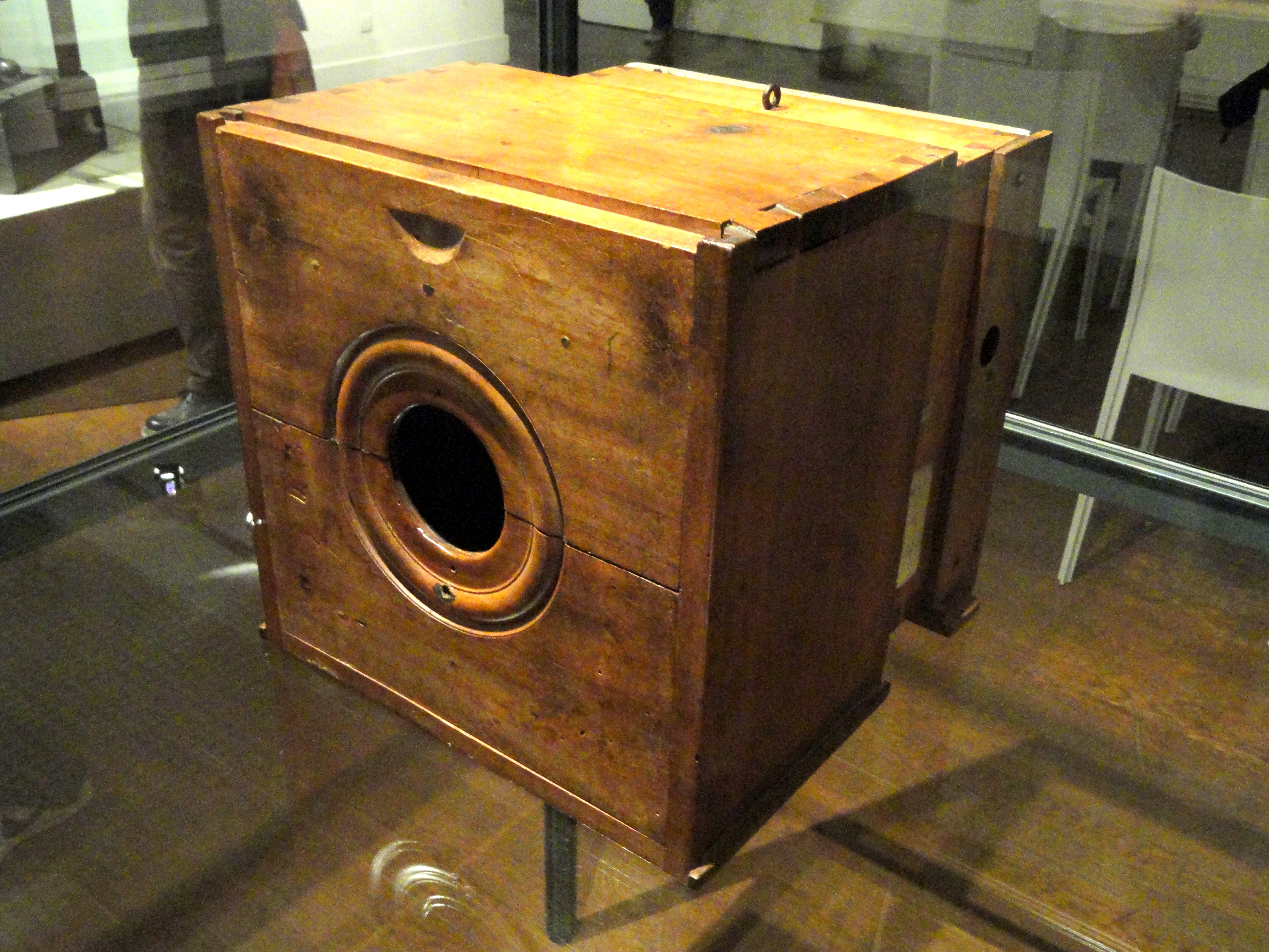 A replica of the camera obscura used by Niépce for his experiments, displayed at the Nicéphore Niépce Museum.