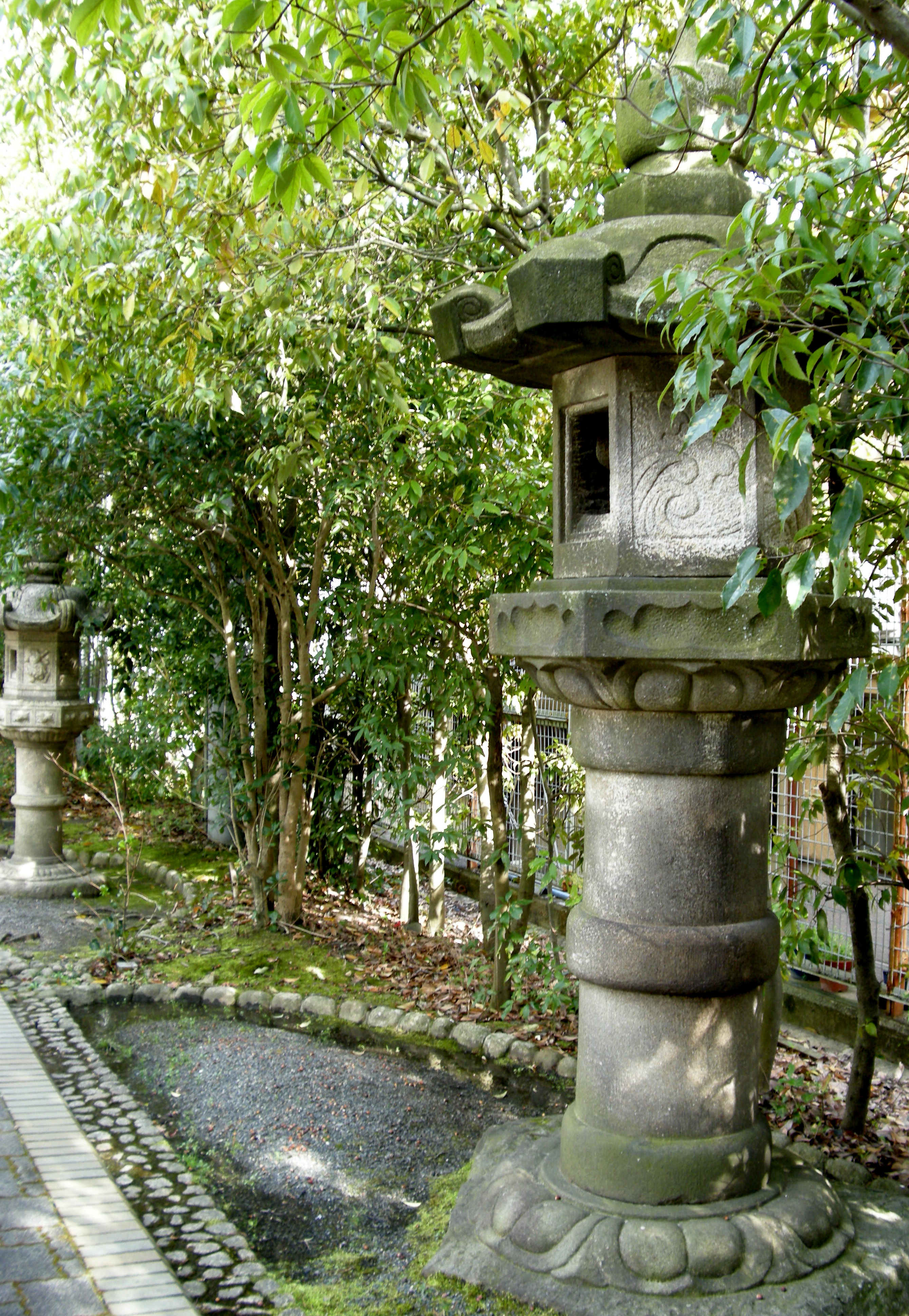 Stone lantern from Saionji's former Tokyo residence, now in the garden of the Saionji Memorial Hall at Ritsumeikan University.
