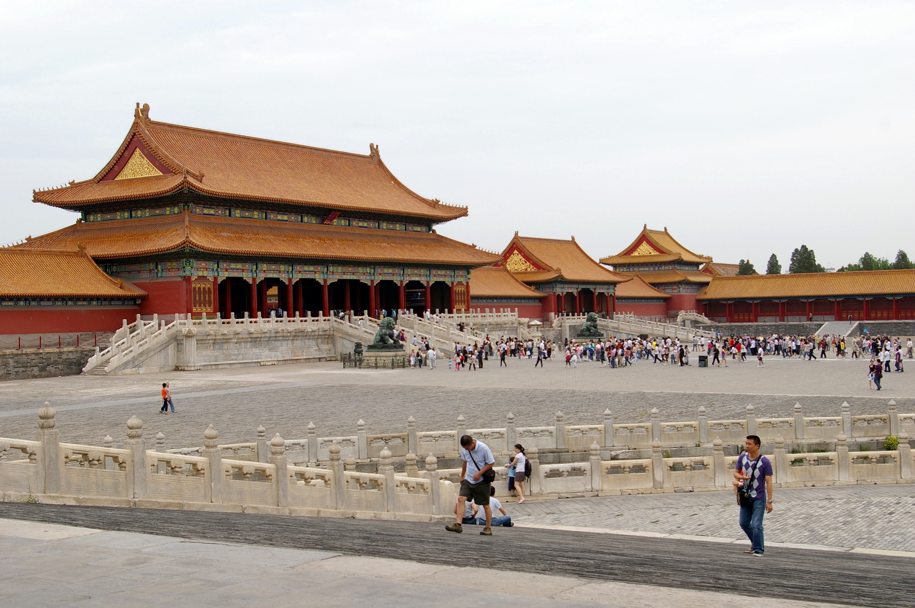 紫禁城、北京の古典的な中国建築様式を示す。