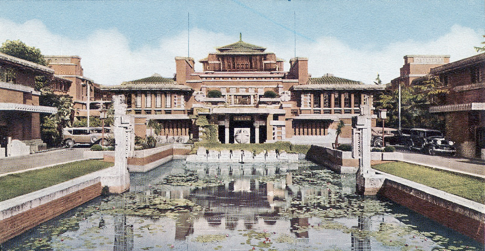 帝国ホテルライト館の正面(1930年代)