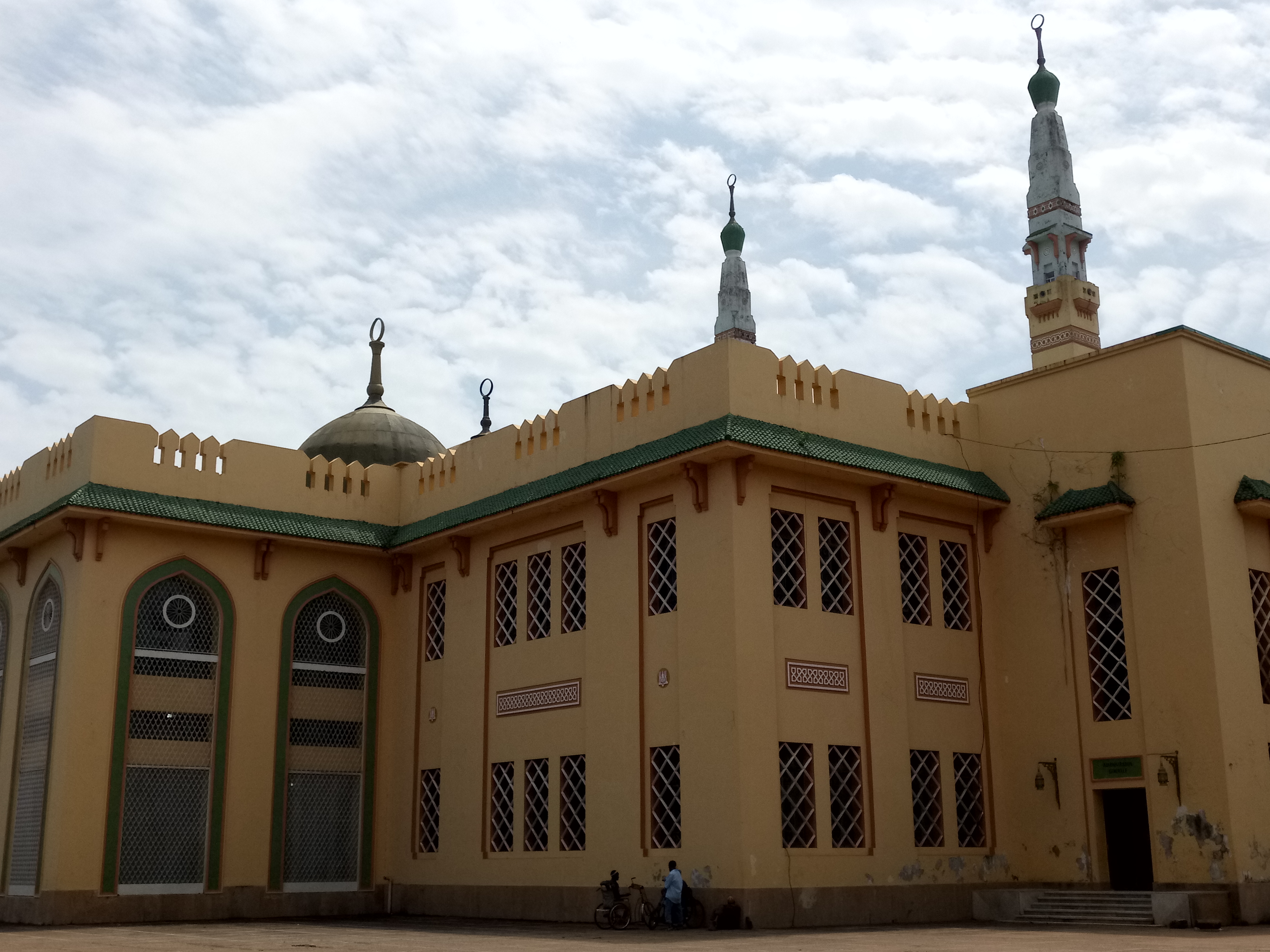 The Grand Mosque of Conakry, built under Ahmed Sékou Touré with funding from King Fahd of Saudi Arabia, is a major landmark.