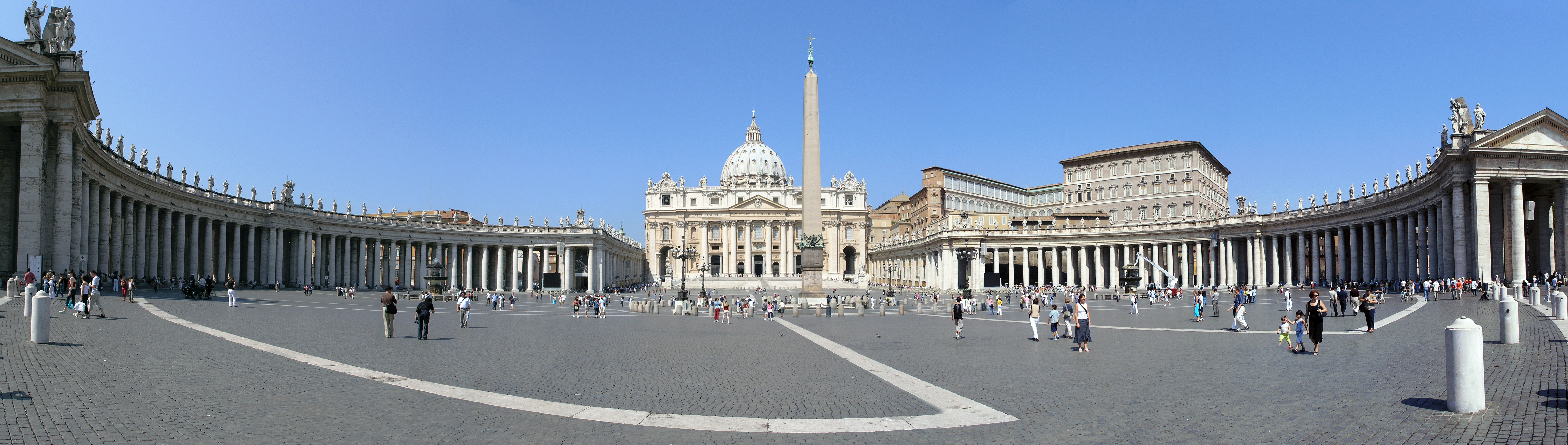 Lapangan Santo Petrus, basilika dan obelisk, dari Piazza Pio XII