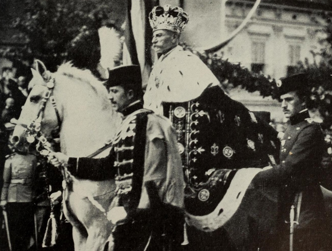 Raja Peter I dari Serbia memimpin bangsa selama Mundur Besar Serbia pada tahun 1915. Kerajaan Serbia kehilangan sekitar 850.000 jiwa, seperempat dari populasi sebelum perang.