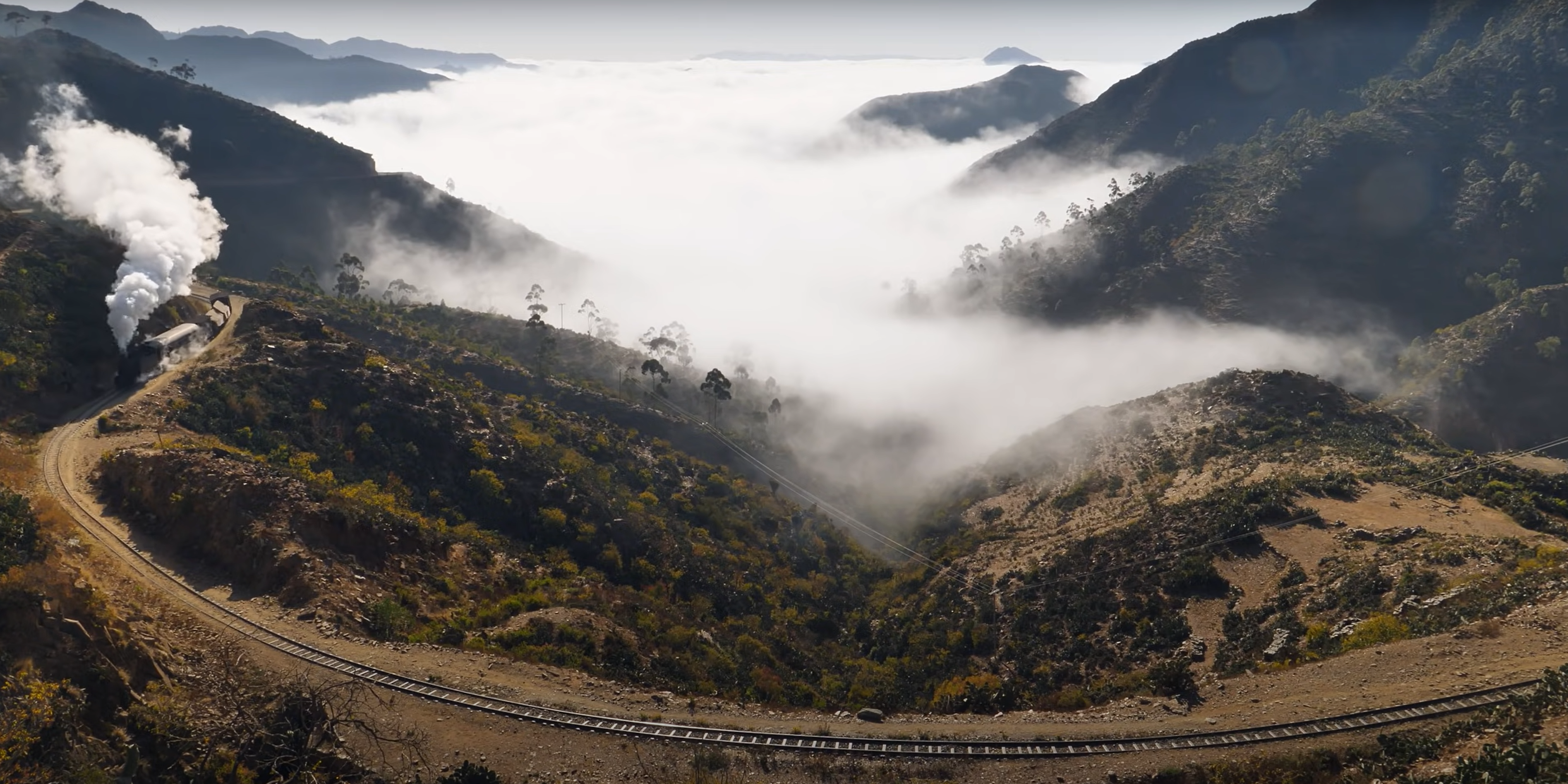 Kereta api wap di atas awan, antara Asmara dan Massawa, di Kereta Api Eritrea