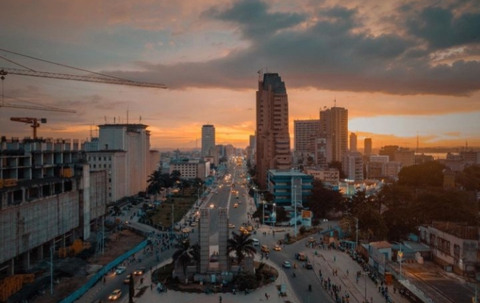 Pemandangan bandar raya Kinshasa.