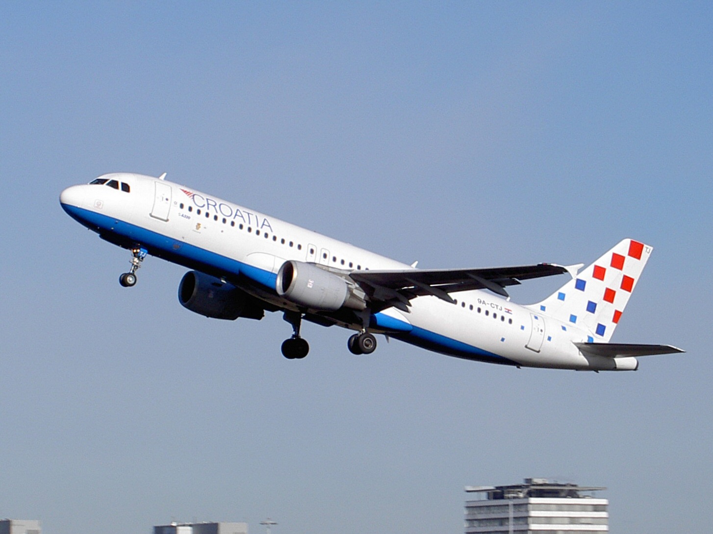 Croatia Airlines adalah maskapai penerbangan nasional Kroasia dan dibentuk pada tahun 1989.