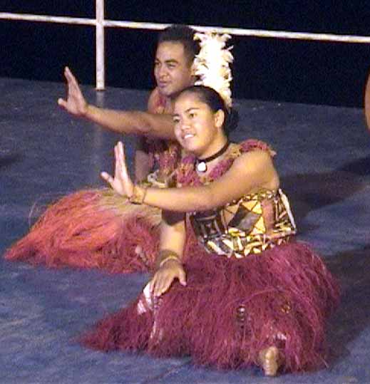 Pertunjukan tari ʻOtuhaka.