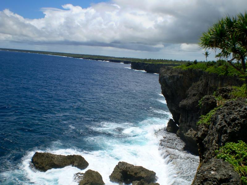 Garis pantai di bagian barat Tonga.