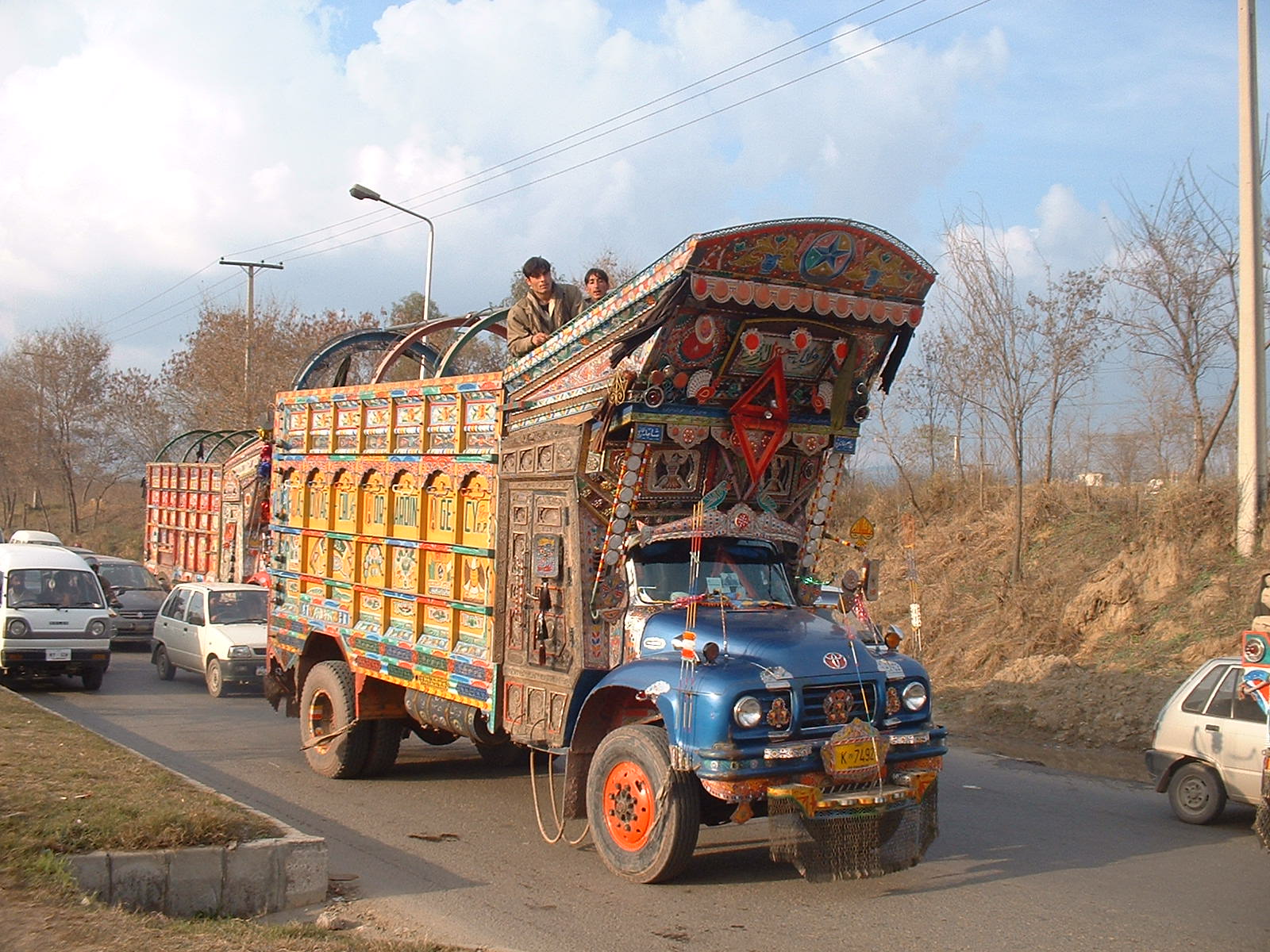 Seni truk adalah ciri khas budaya Pakistan.