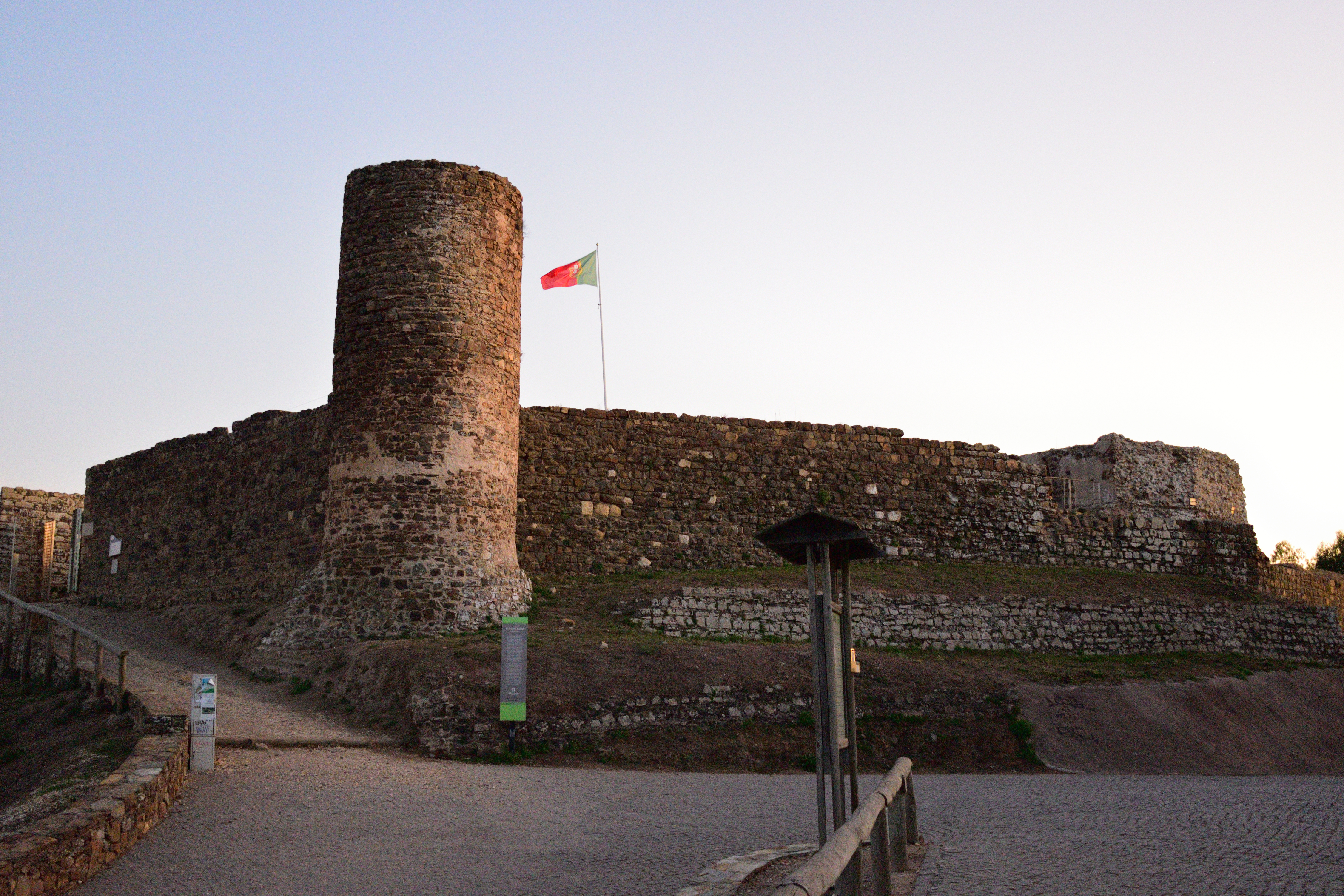 Ruins of the Aljezur castle, built by Muslims in the 10th century, representing the Moorish presence in the Algarve.