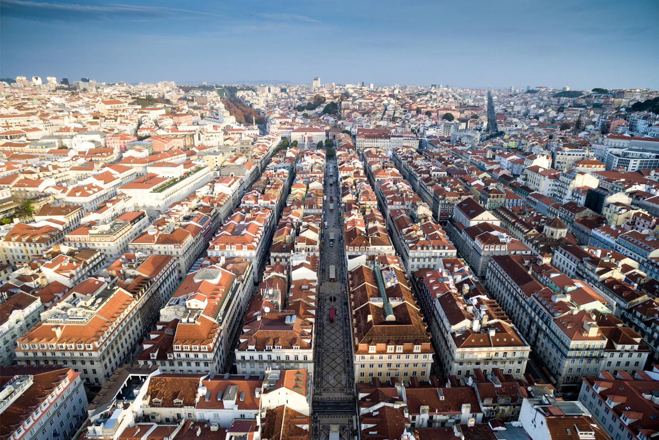 Pemandangan udara Lisboa, ibu kota dan kota terbesar Portugal.