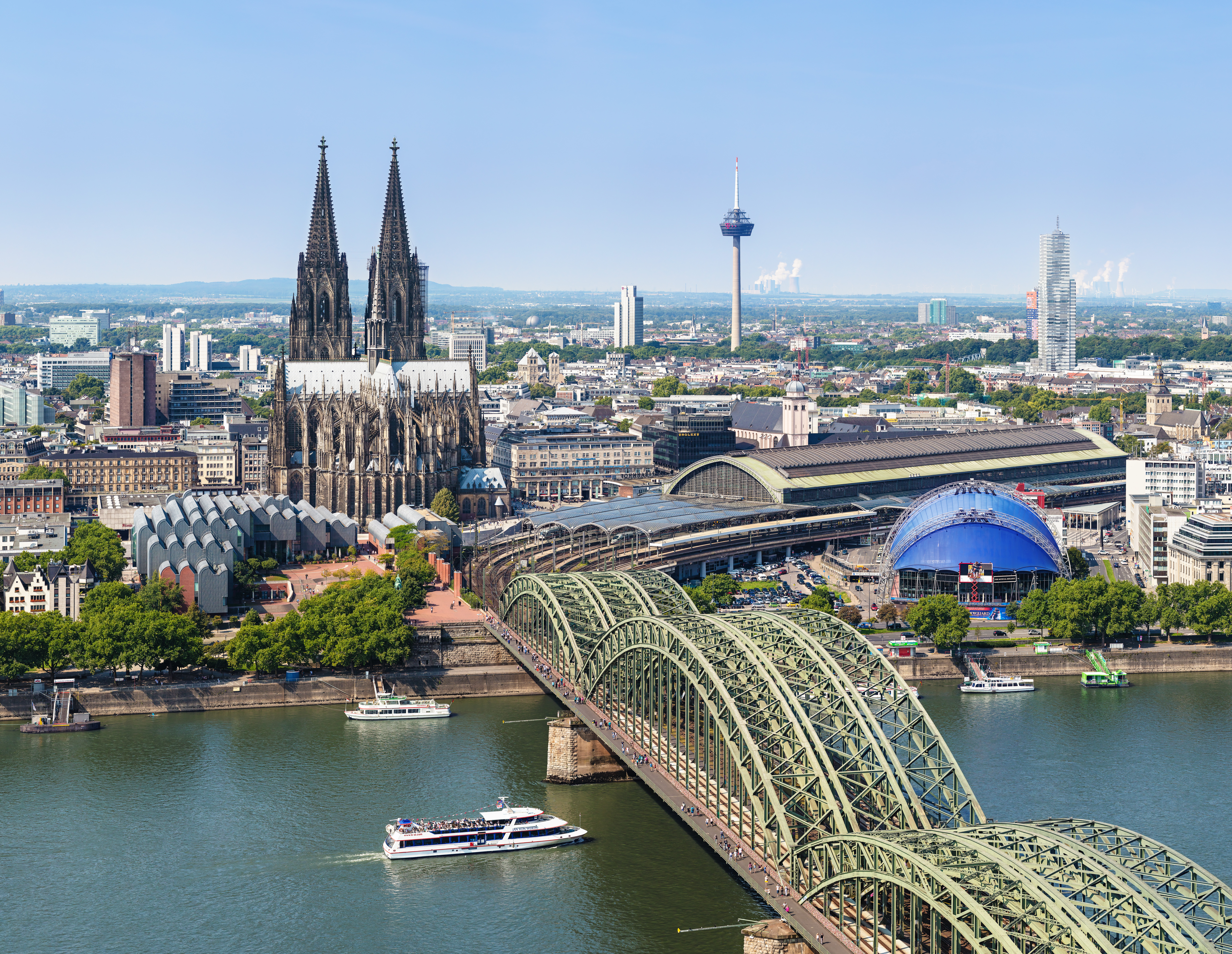 Köln, kota terbesar keempat.
