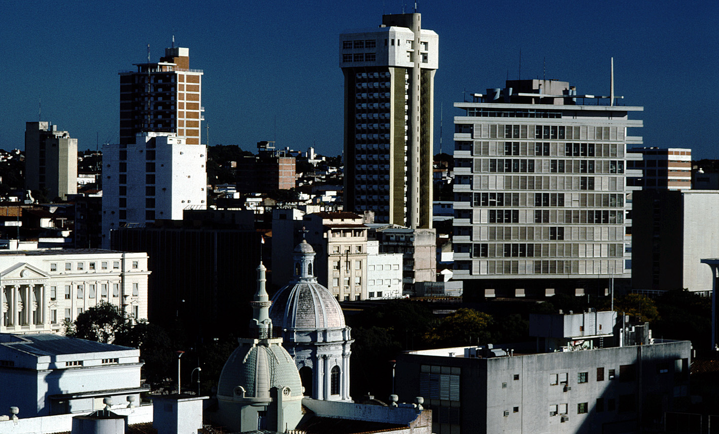 Pemandangan Asunción, ibu negara Paraguay.