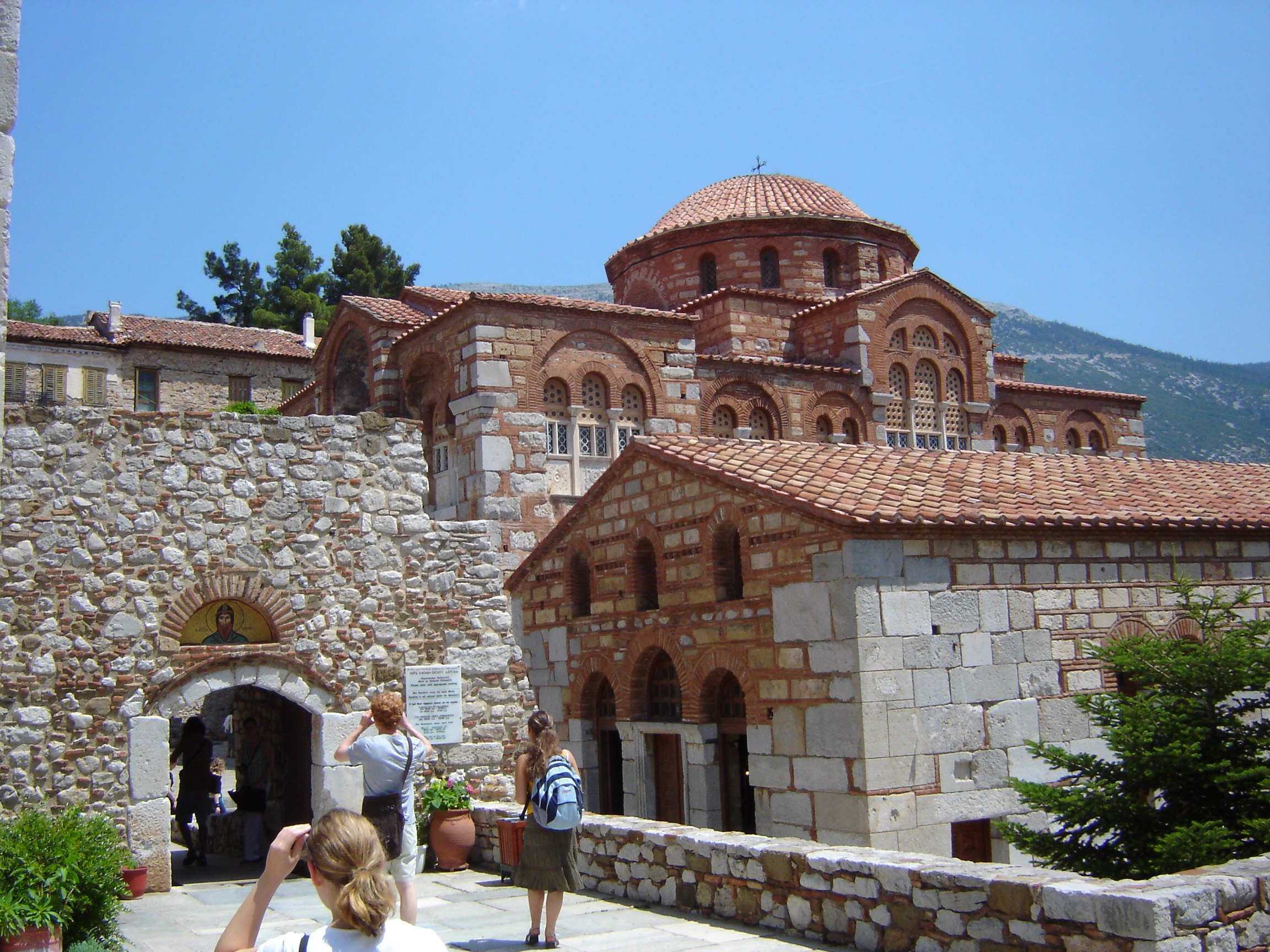Tu viện Hosios Lukas với kiến trúc Byzantine