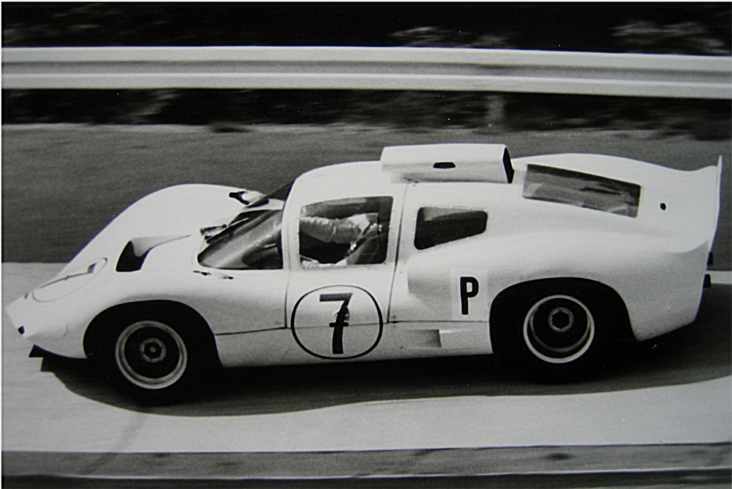 Bonnier dalam Chaparral semasa latihan di Nürburgring pada tahun 1966.