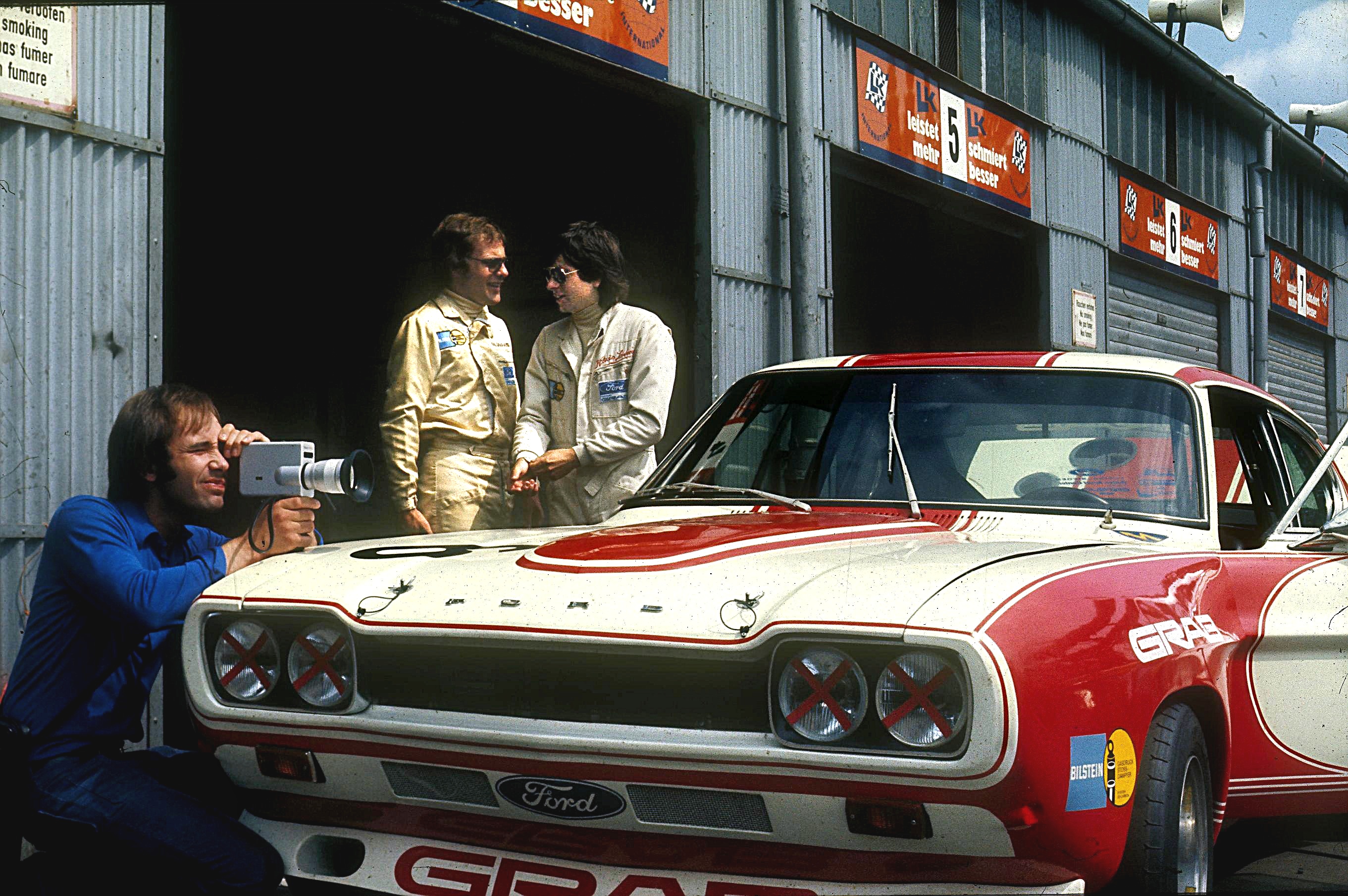 1973年、ニュルブルクリンクにてクラウス・ルートヴィヒ(右)とカール・ルートヴィヒ・ヴァイス