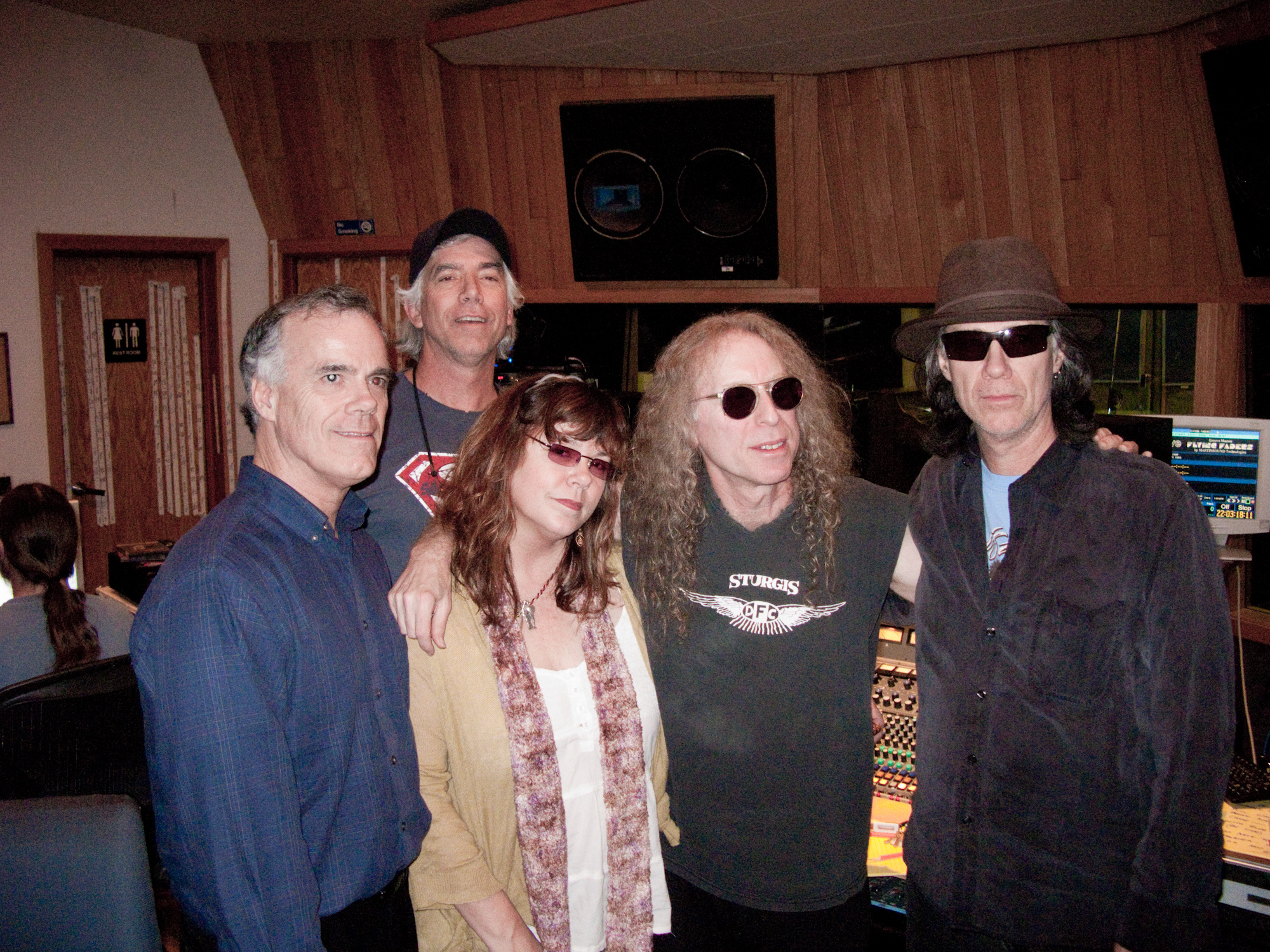Wachtel bersama The Cowsills pada tahun 2009.