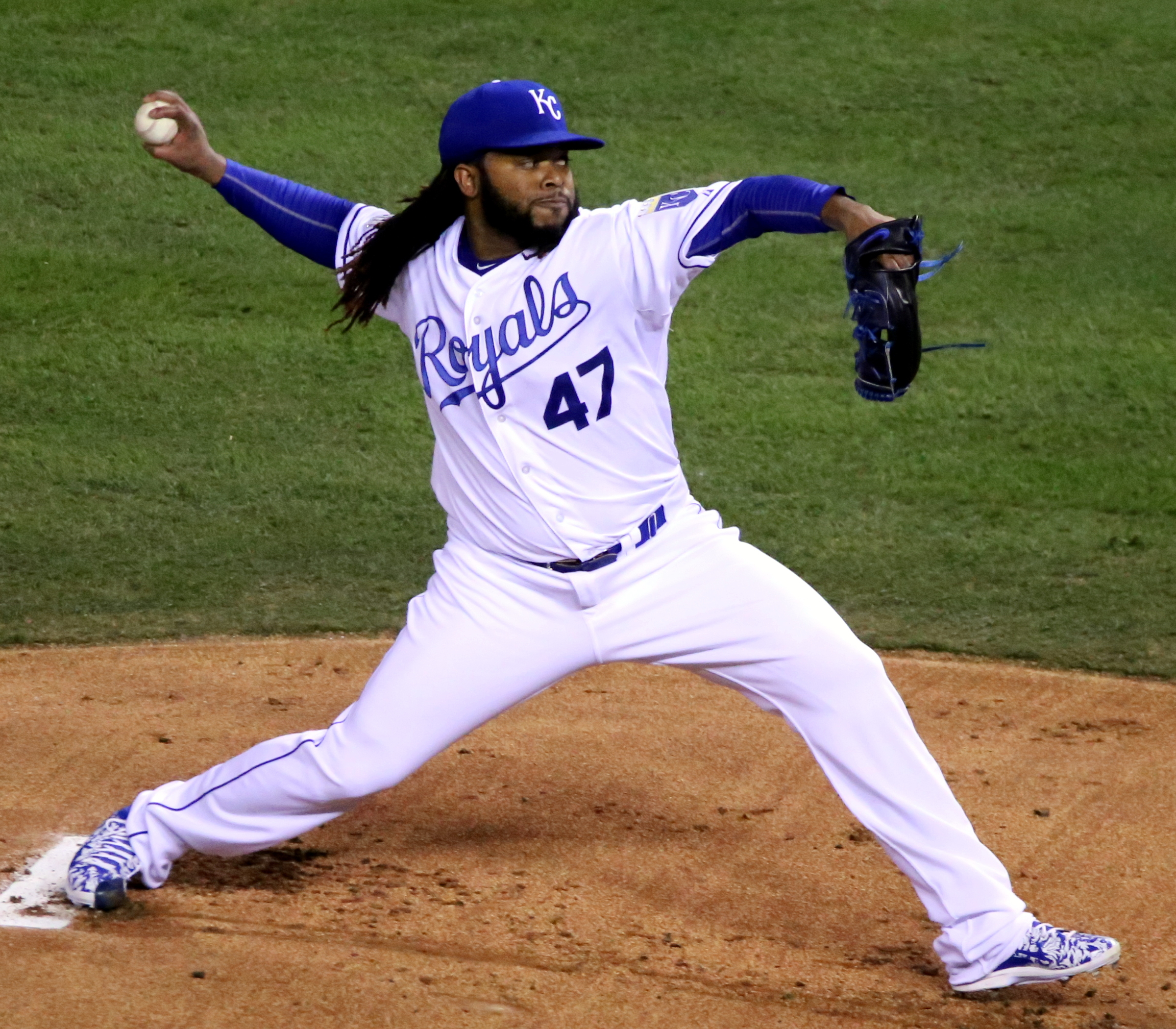 Cueto ném bóng trong World Series 2015