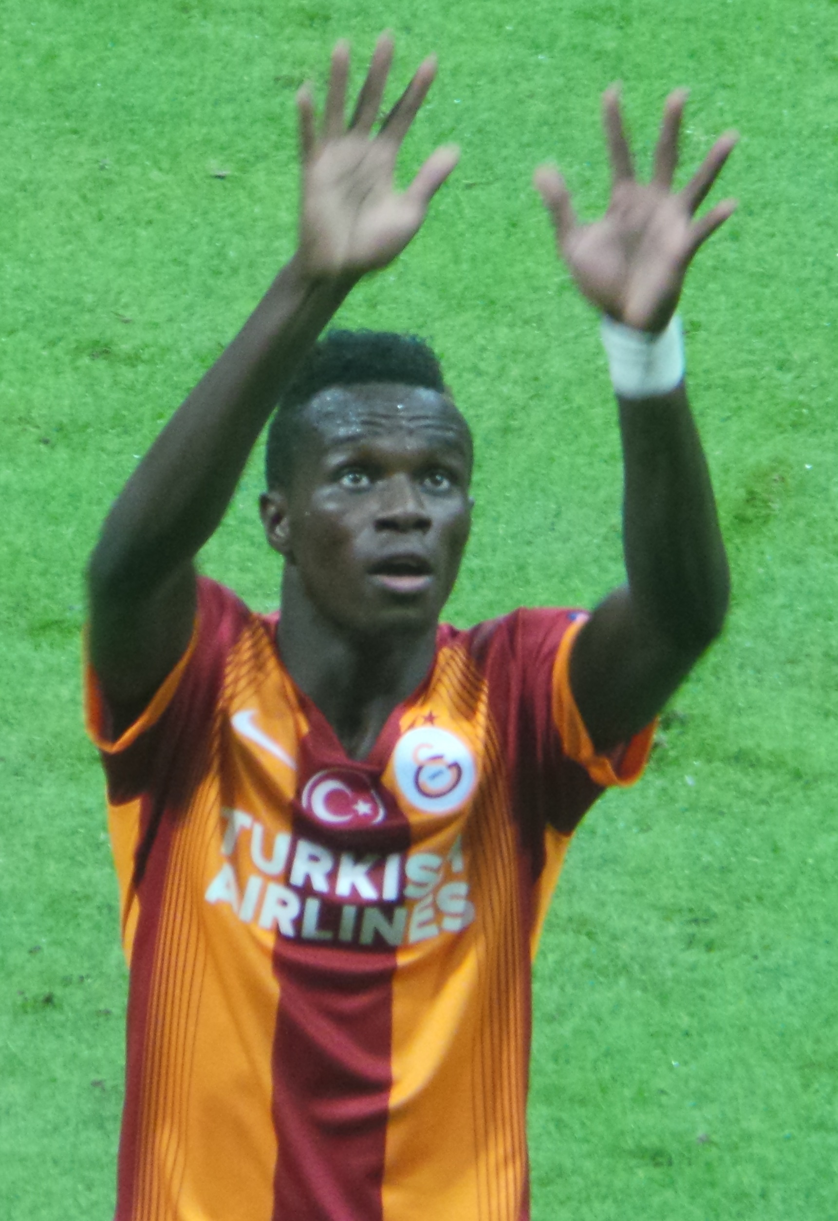 Bruma playing for Galatasaray in 2014