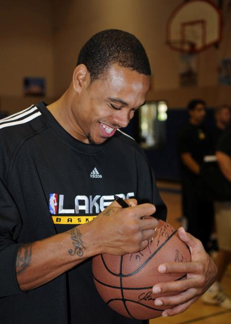 Brown during his time with the Los Angeles Lakers