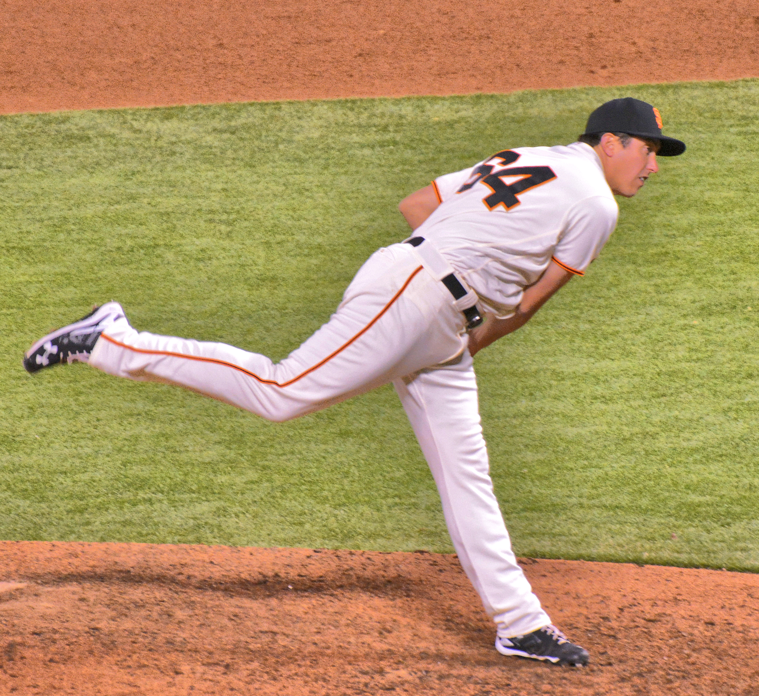 Law melempar untuk San Francisco Giants pada tahun 2016.