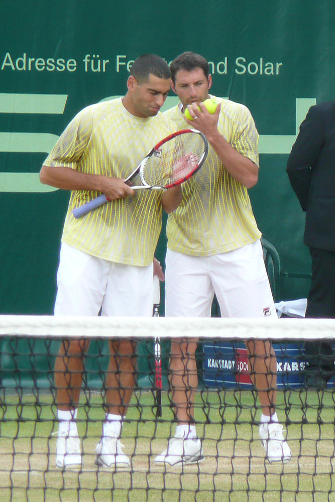 โจนาทาน เออร์ลิค (ขวา) กับแอนดี้ แรม (ซ้าย) ที่เกอร์รี่ เวเบอร์ โอเพ่น 2008