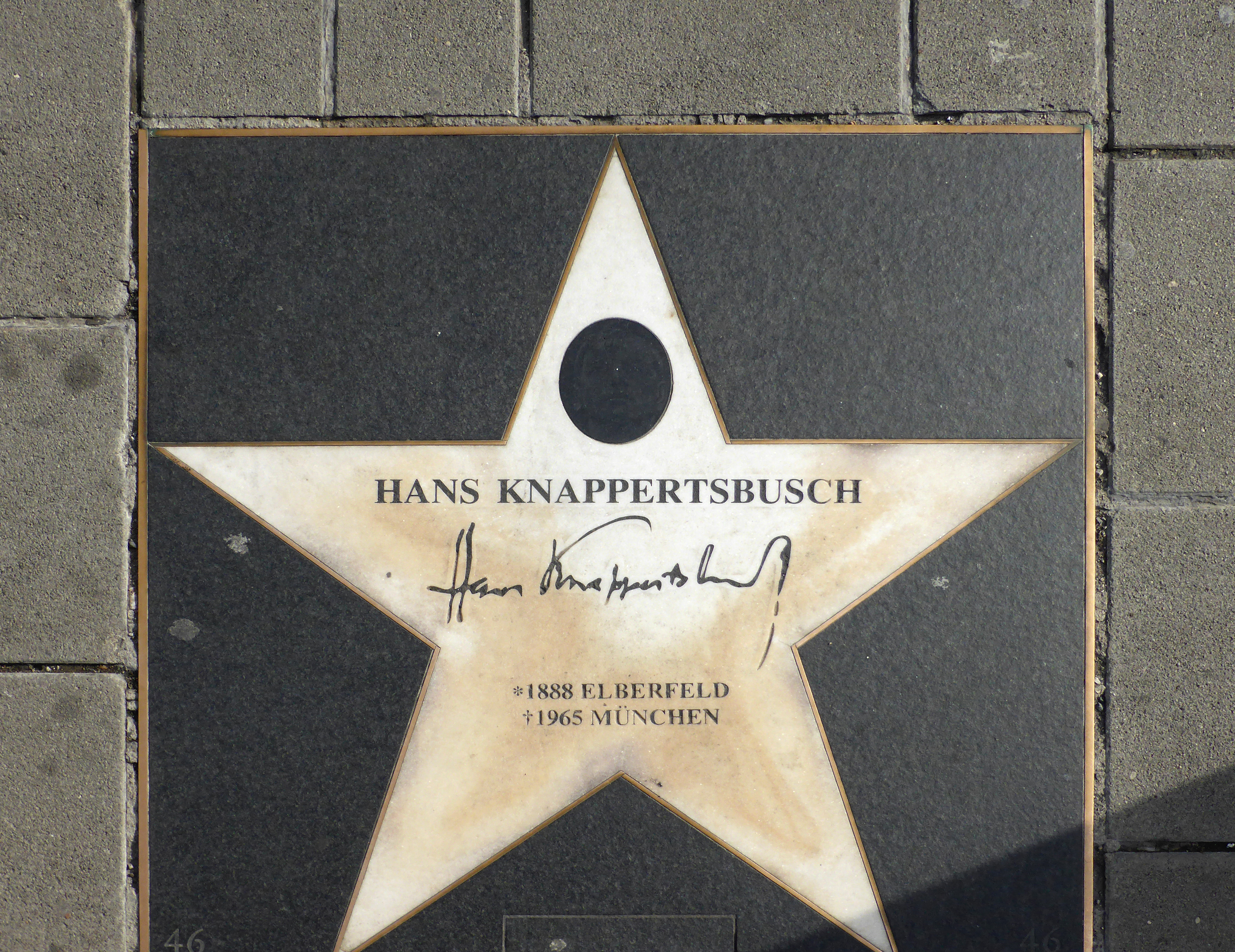 Bintang Knappertsbusch di Musik Meile WienBahasa German