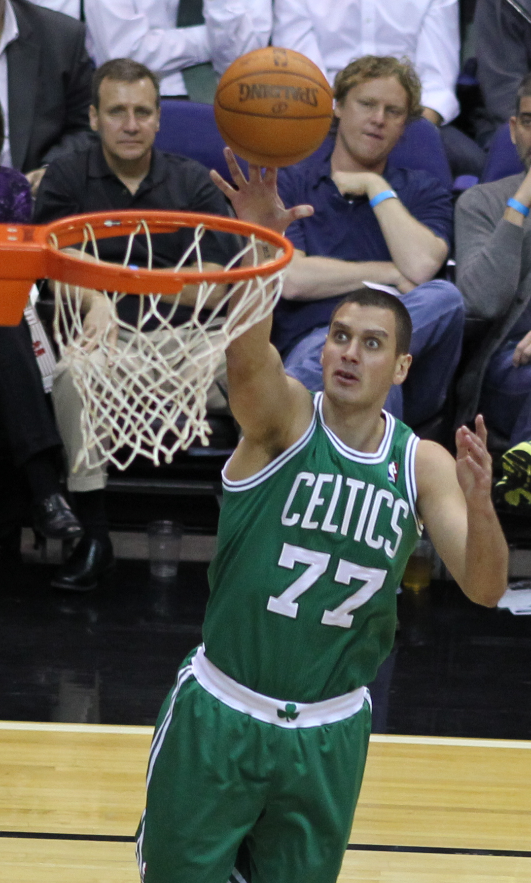 Sasha Pavlović playing for the Boston Celtics in 2012.