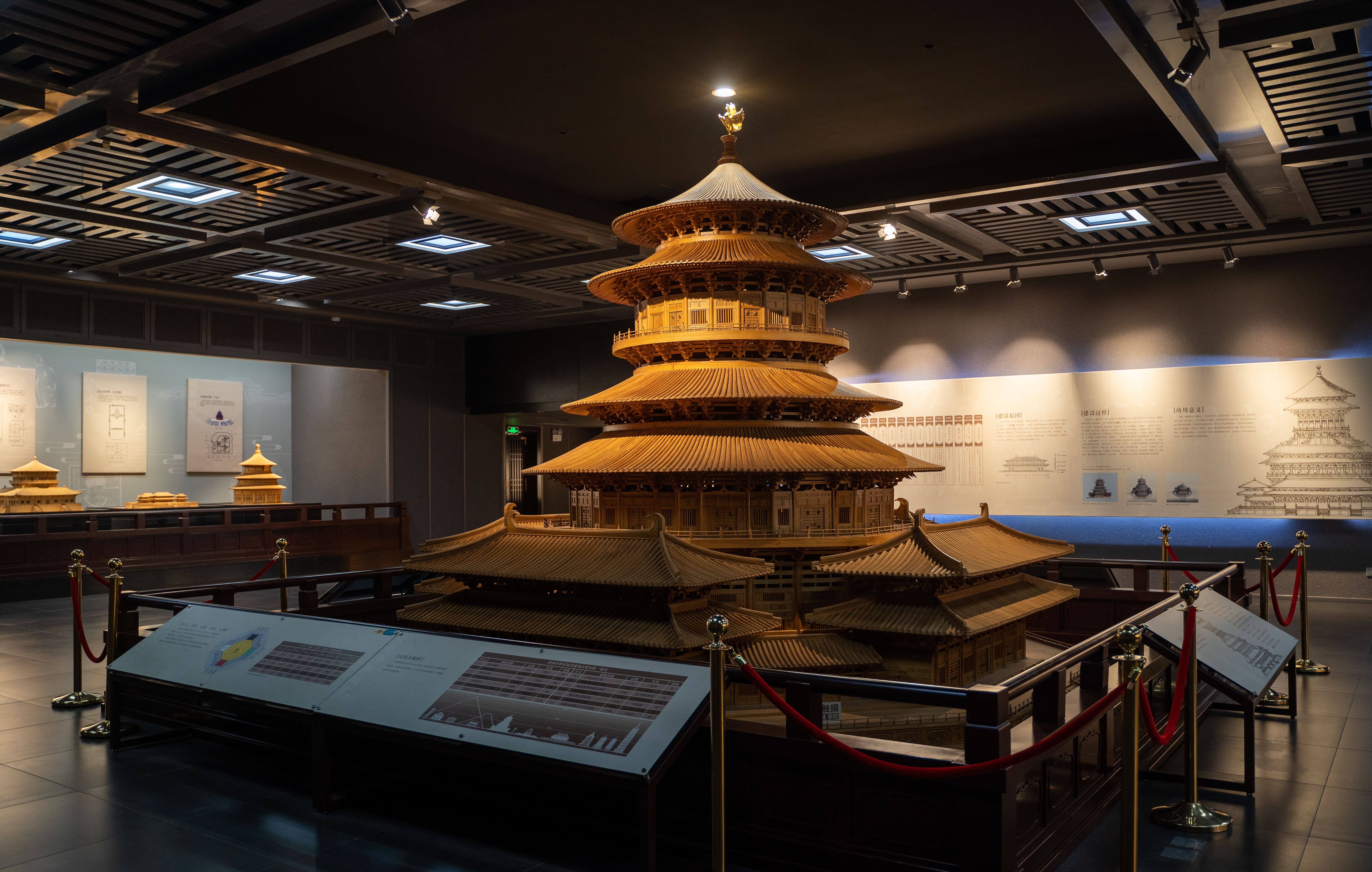 Model of the Bright Hall (Mingtang) of Luoyang, commissioned by Empress Wu Zetian.