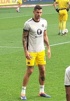 Bitton playing for Maccabi Tel Aviv in 2024