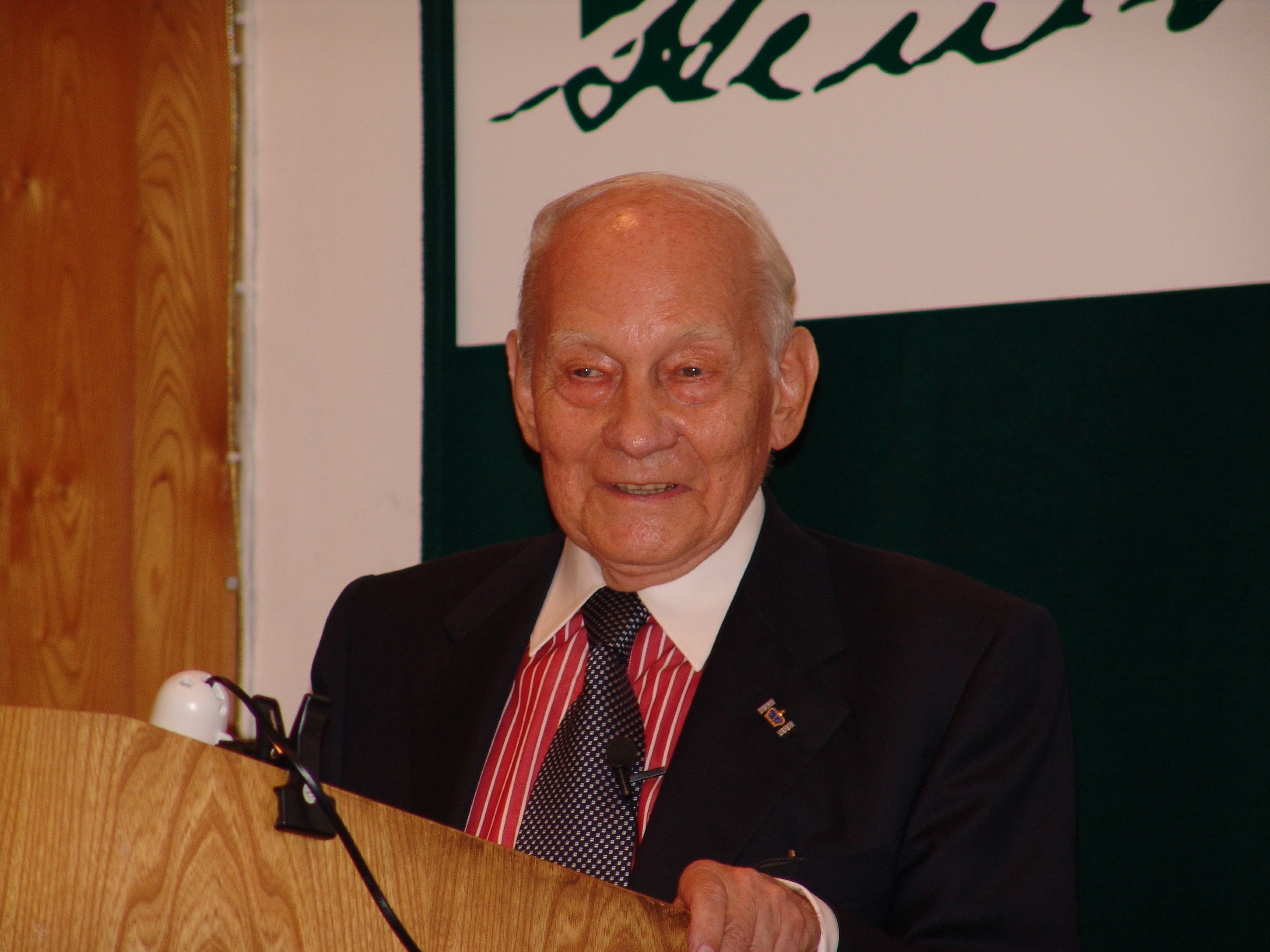 Manfred Eigen in 2009.
