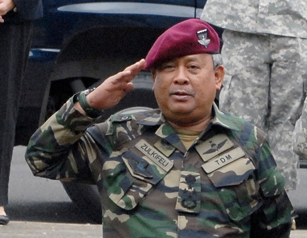 Jeneral Zulkifeli bin Mohd. Zin memberikan tabik hormat.