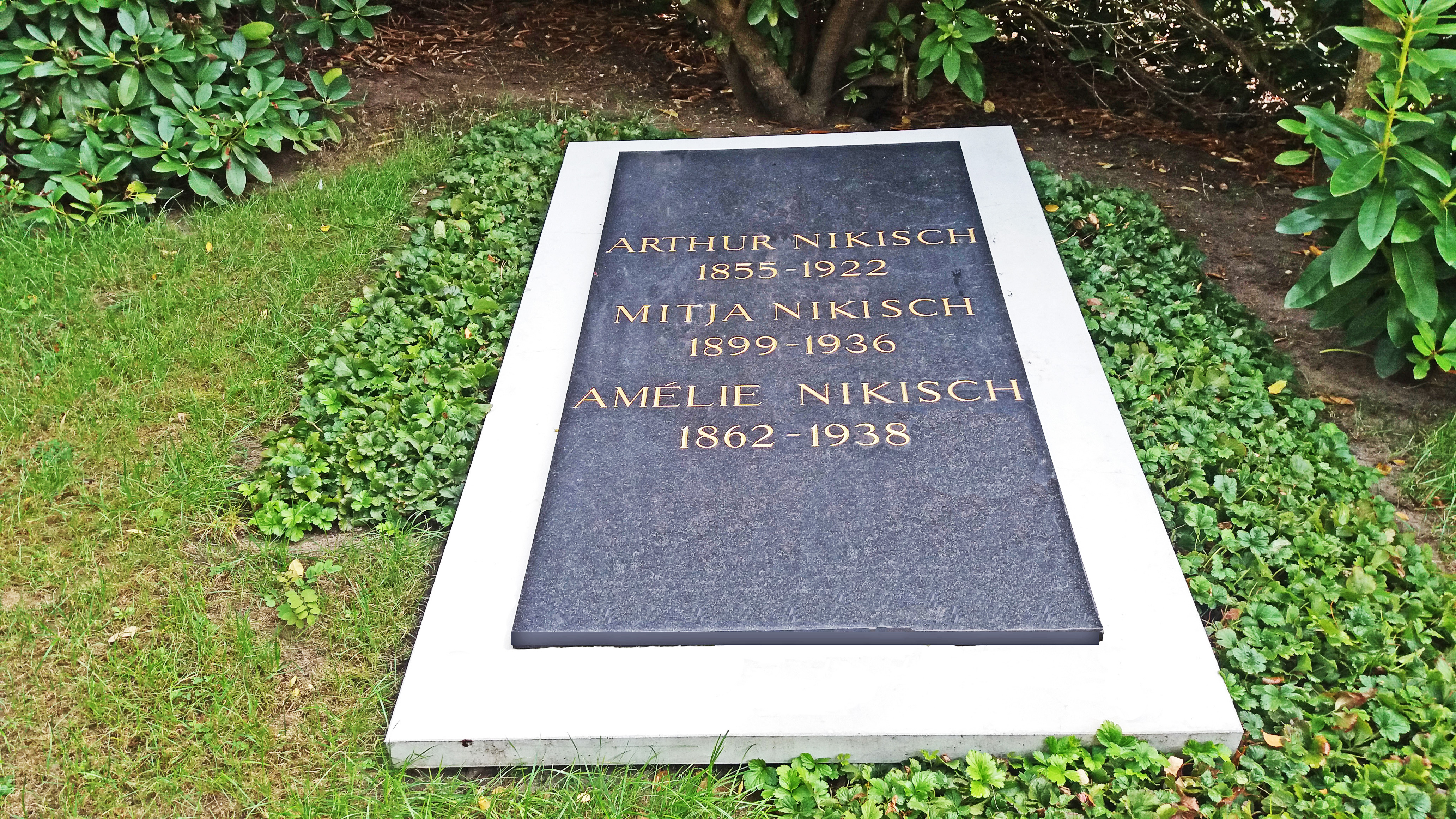 Makam Mitja Nikisch.