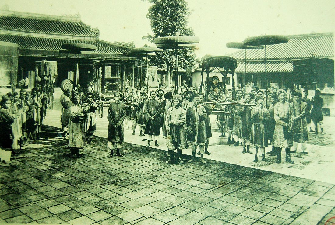 1907년 즉위식에 참석한 주이떤 황제.