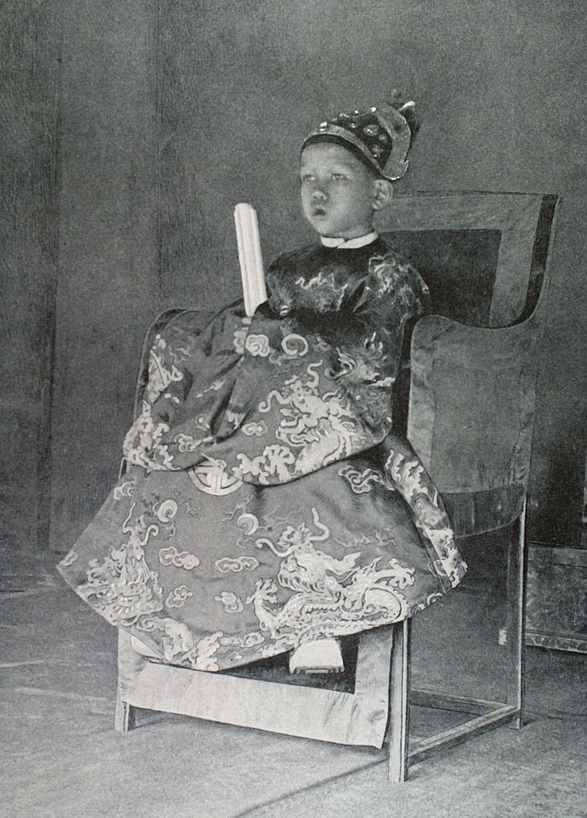 Hoàng đế Duy Tân trong lễ lên ngôi.