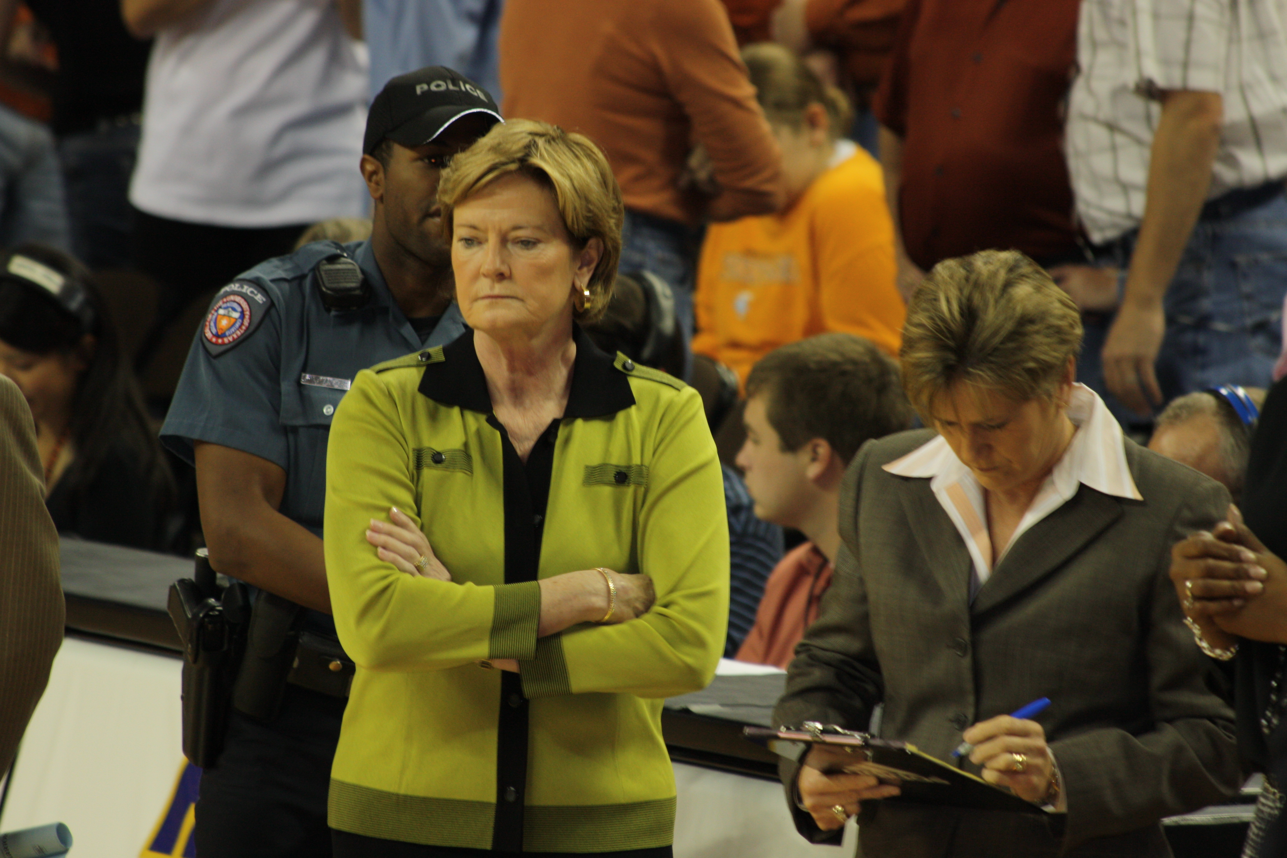Pat Summitt với vẻ mặt trầm tư vào năm 2008