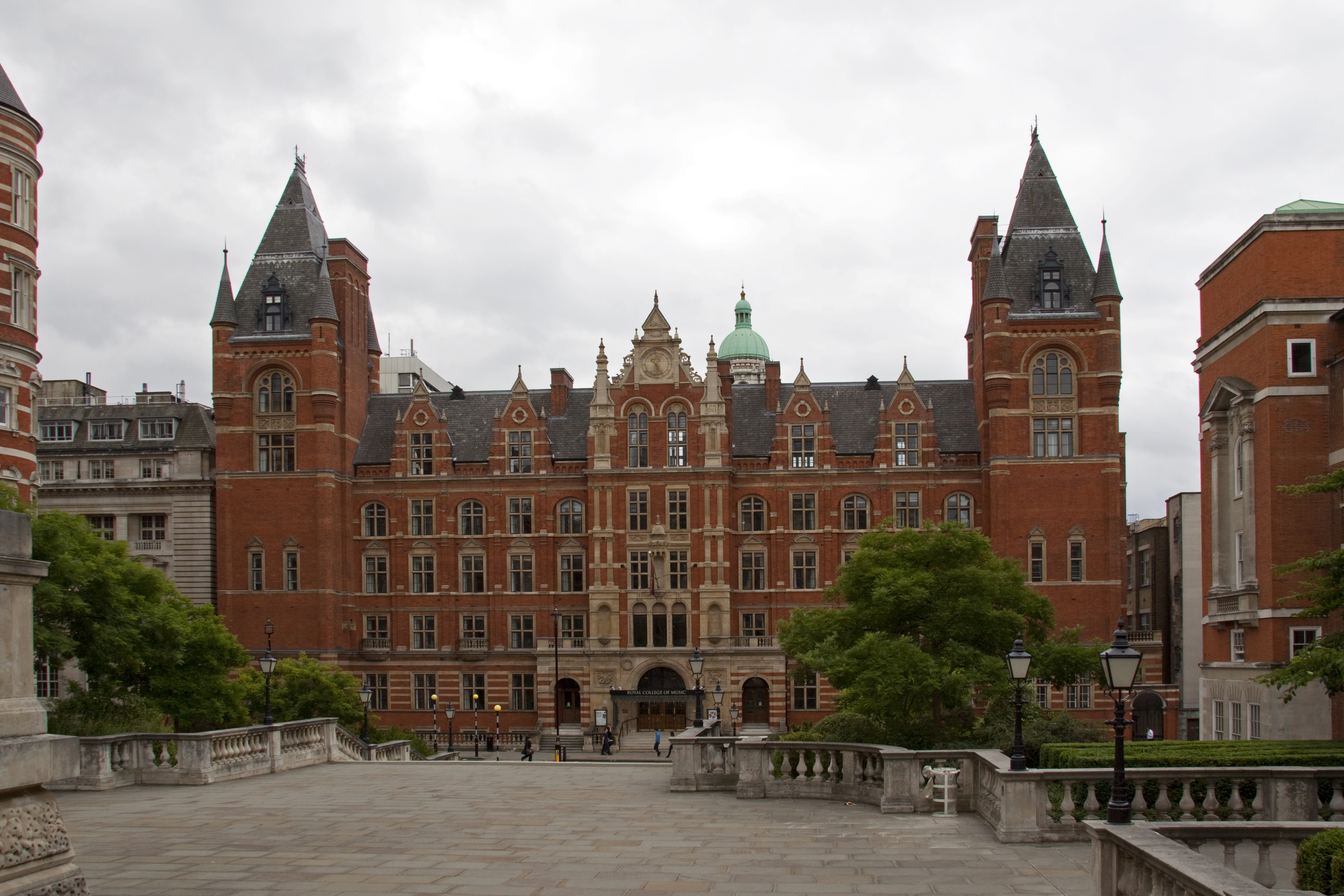 Bangunan Royal College of Music di London, tempat Marion Stein belajar muzik.