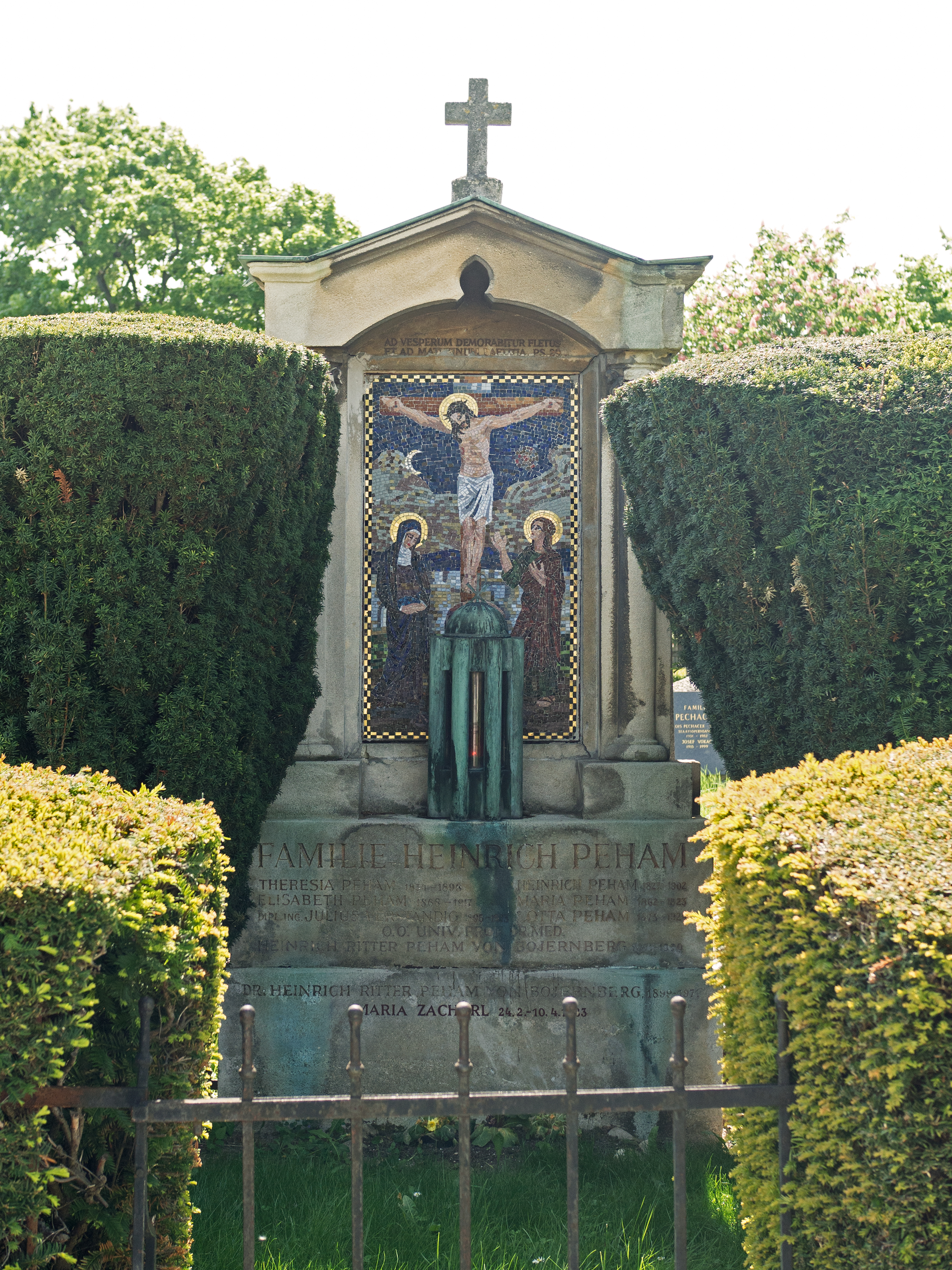 ハインリヒ・ペハム・フォン・ボイエルンベルク家の墓(1906年)