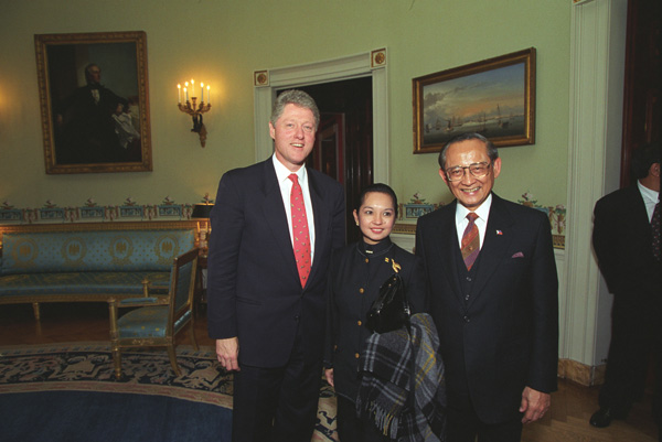 Arroyo with U.S. President Bill Clinton and Philippine President Fidel V. Ramos.