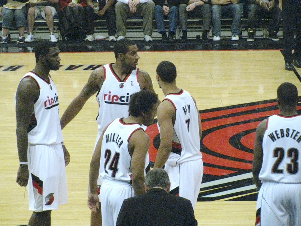 Roy bersama rekan setimnya di Portland